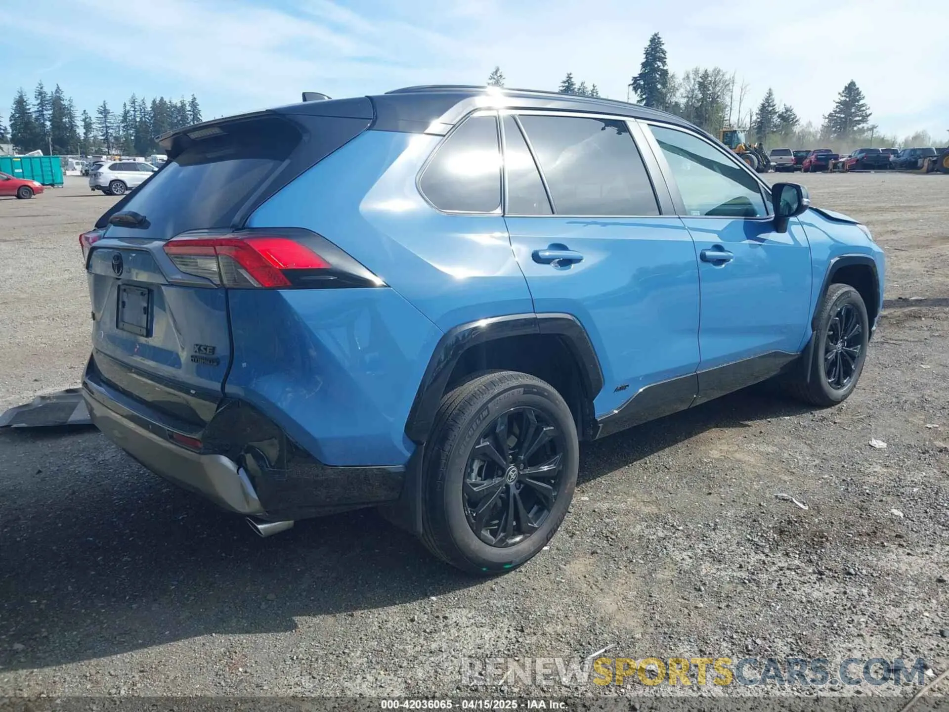 4 Photograph of a damaged car 2T3E6RFV9RW075770 TOYOTA RAV4 HYBRID 2024