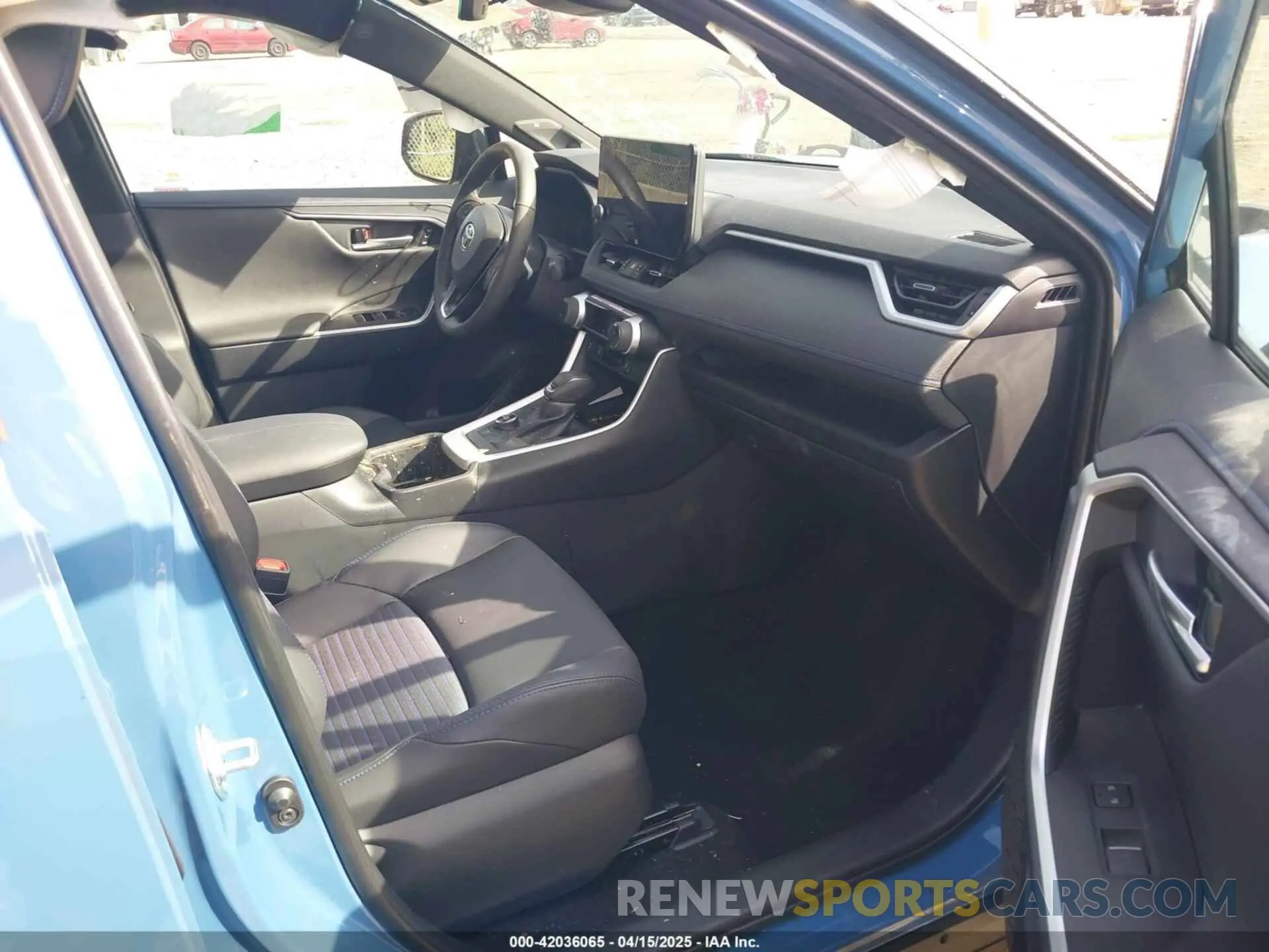 5 Photograph of a damaged car 2T3E6RFV9RW075770 TOYOTA RAV4 HYBRID 2024