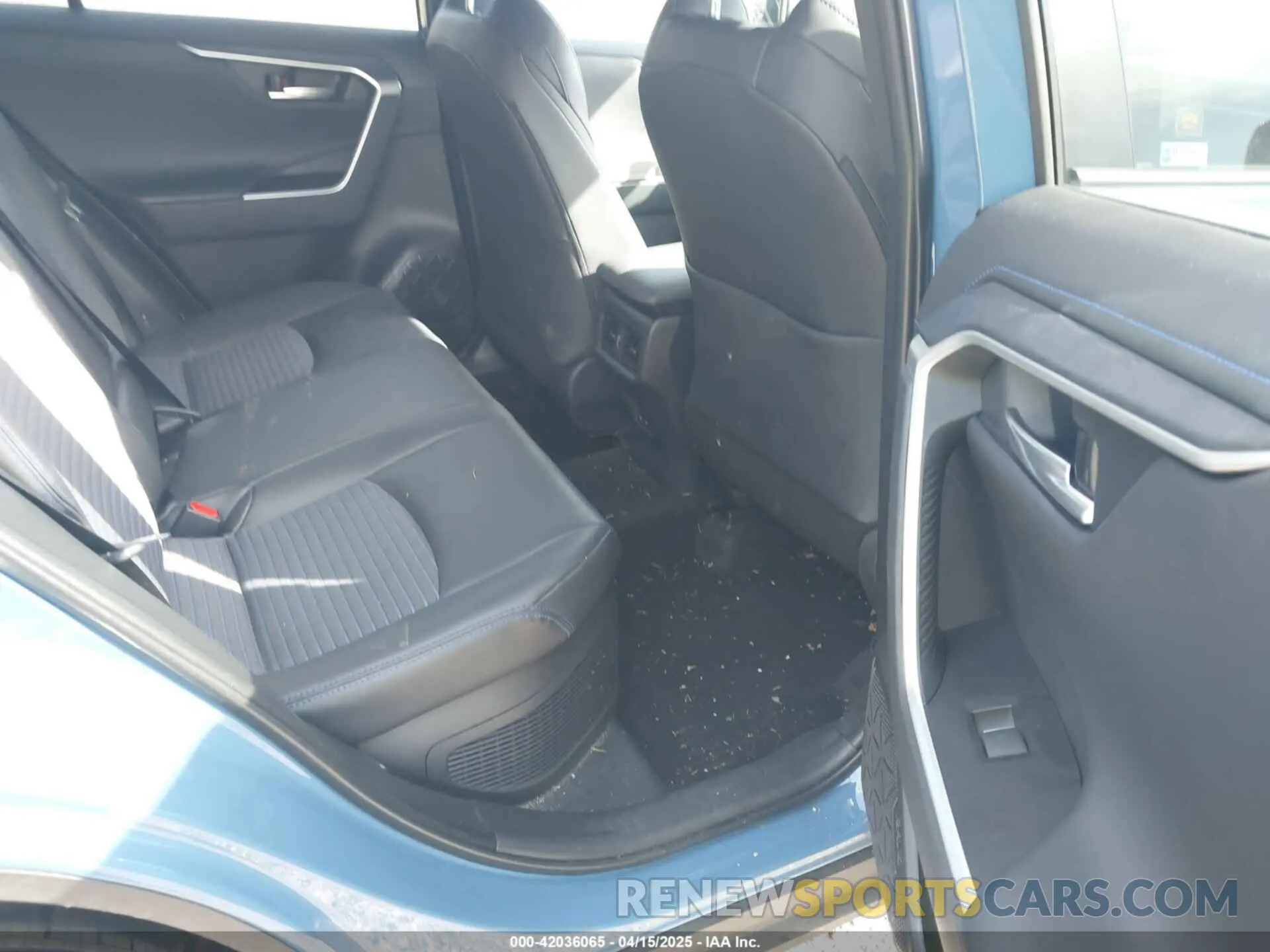 8 Photograph of a damaged car 2T3E6RFV9RW075770 TOYOTA RAV4 HYBRID 2024
