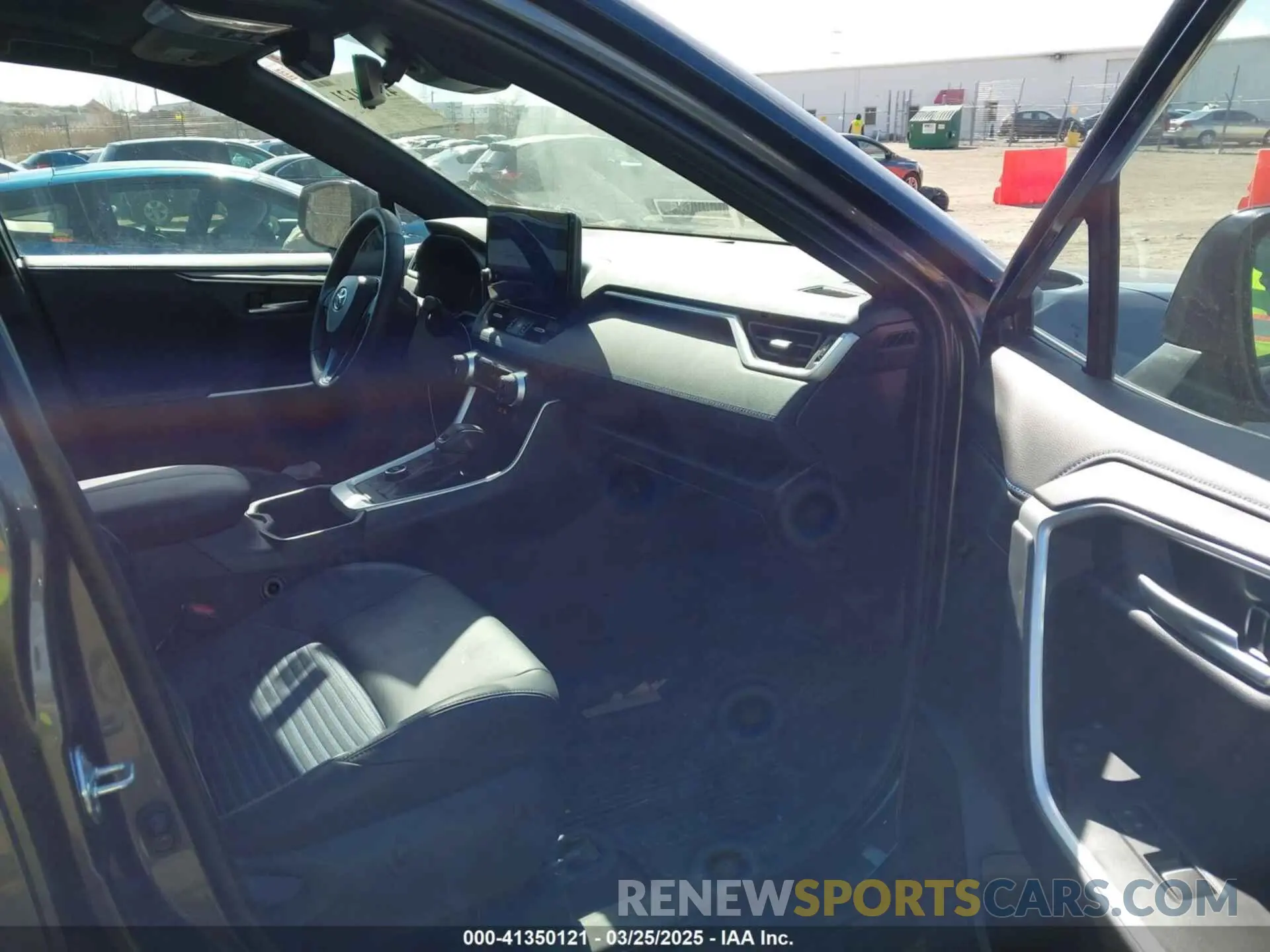 5 Photograph of a damaged car 2T3E6RFVXRW052367 TOYOTA RAV4 HYBRID 2024