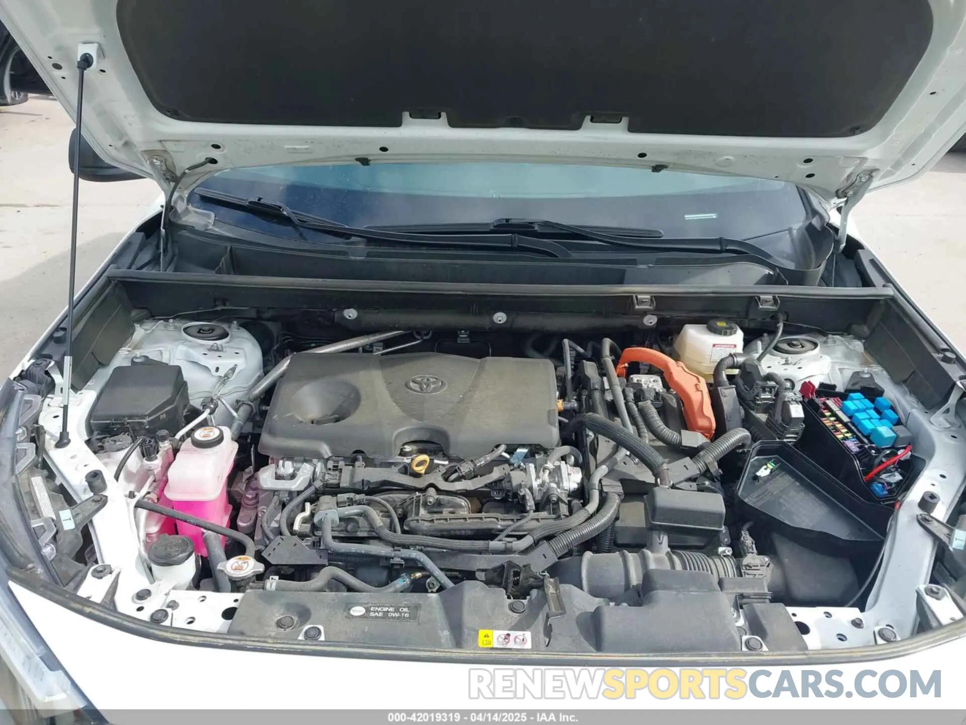 10 Photograph of a damaged car 2T3LWRFV1RW199507 TOYOTA RAV4 HYBRID 2024