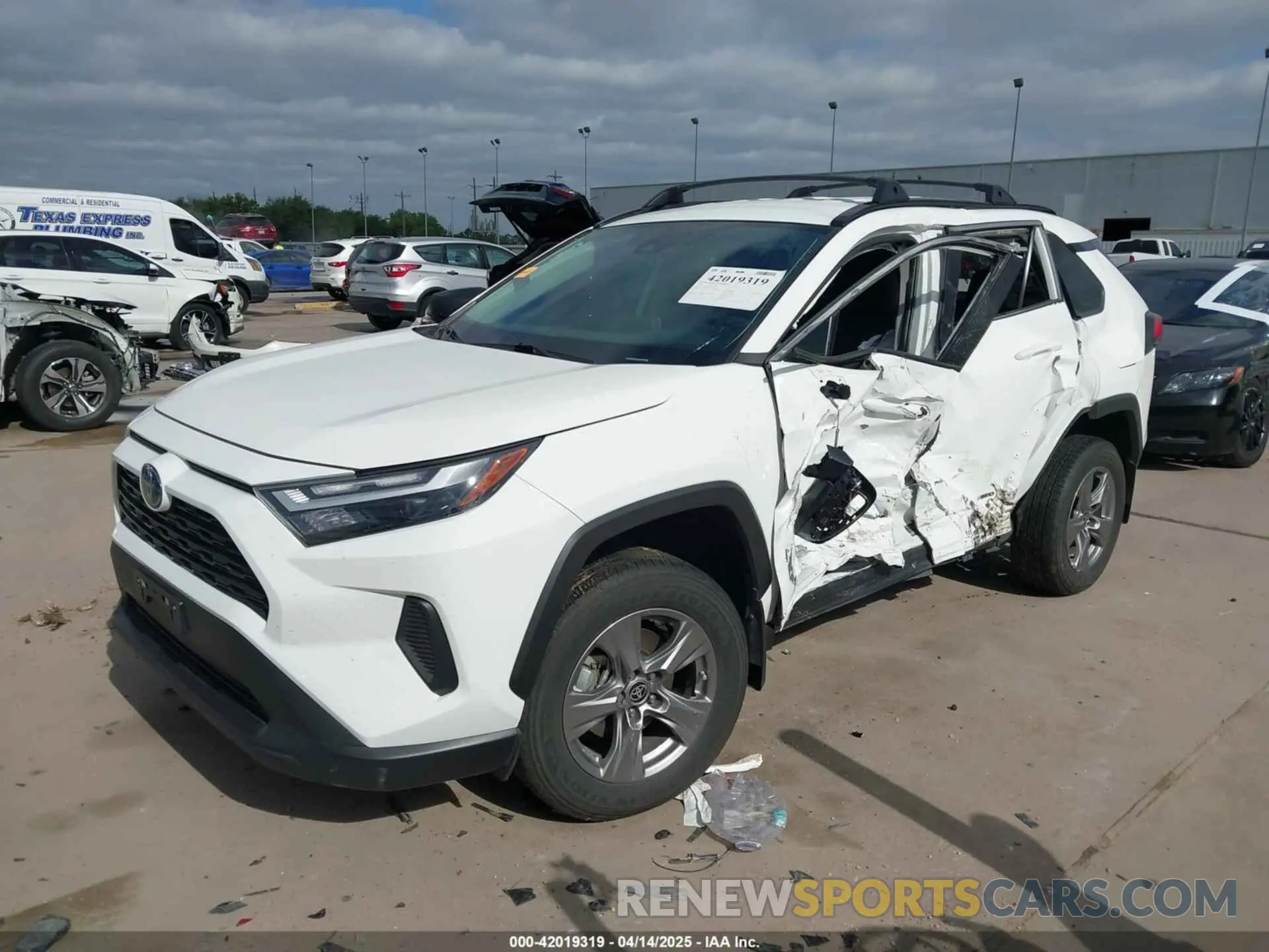 2 Photograph of a damaged car 2T3LWRFV1RW199507 TOYOTA RAV4 HYBRID 2024