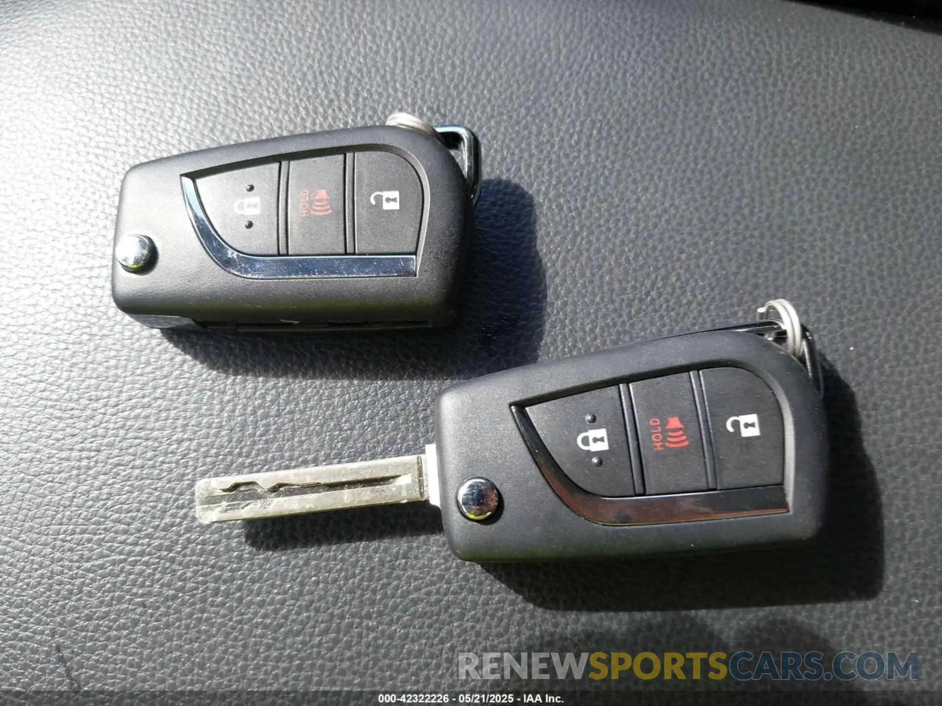 11 Photograph of a damaged car 2T3LWRFV7RW211398 TOYOTA RAV4 HYBRID 2024