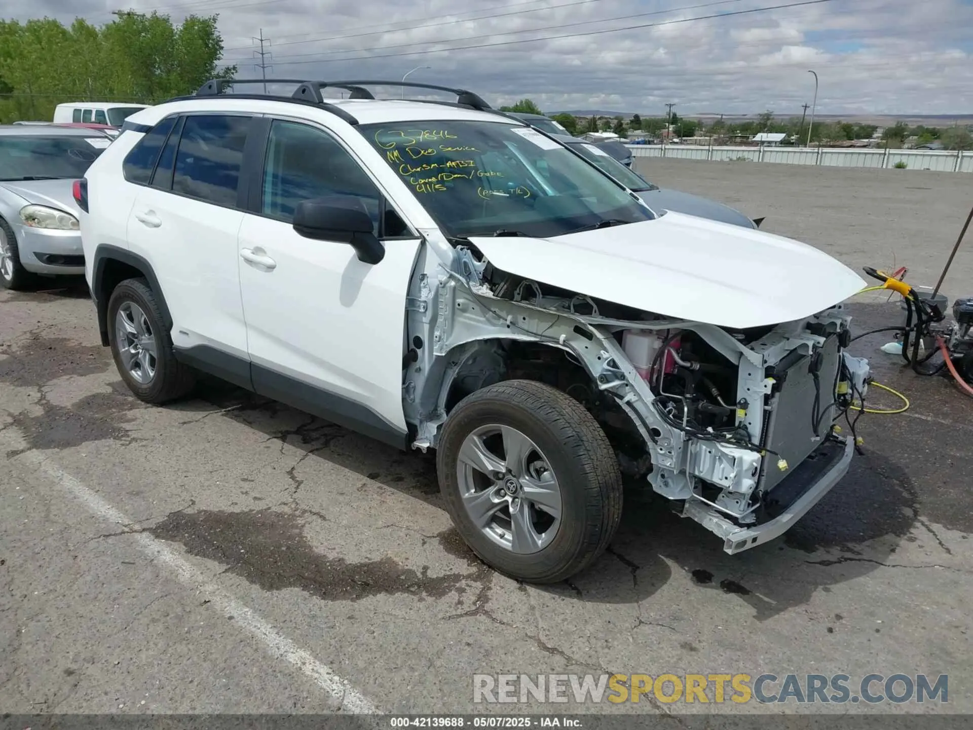 1 Photograph of a damaged car 2T3LWRFVXRW200220 TOYOTA RAV4 HYBRID 2024