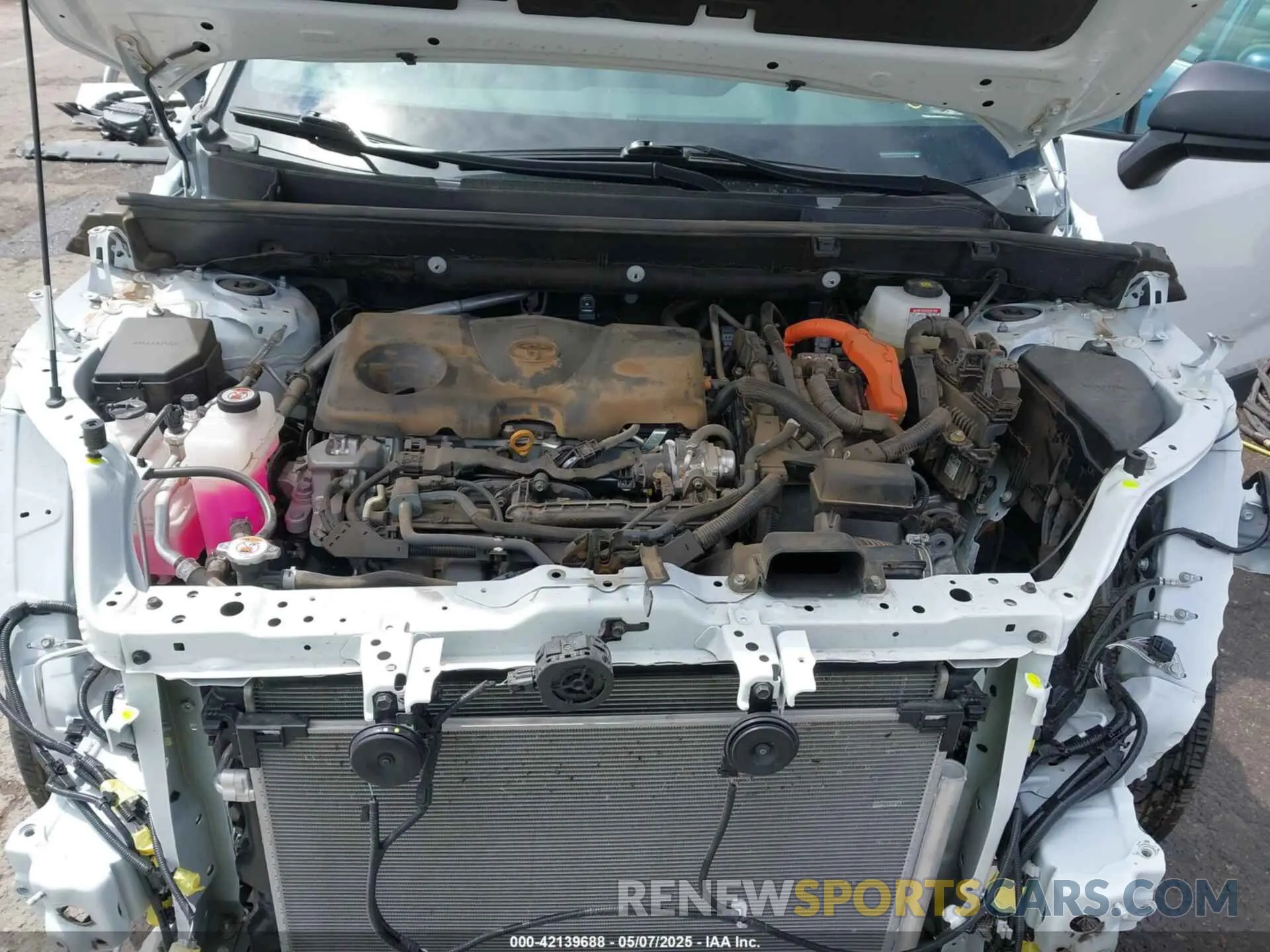 10 Photograph of a damaged car 2T3LWRFVXRW200220 TOYOTA RAV4 HYBRID 2024