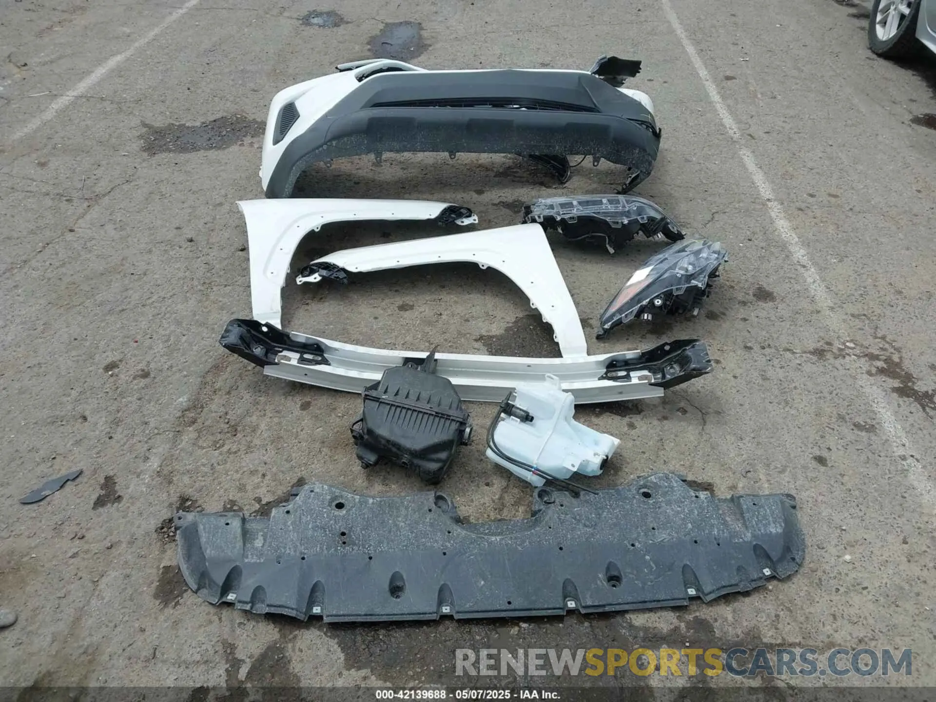 12 Photograph of a damaged car 2T3LWRFVXRW200220 TOYOTA RAV4 HYBRID 2024