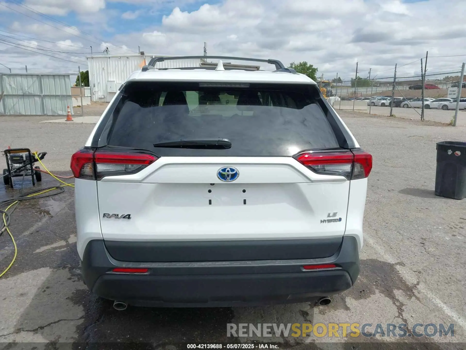 17 Photograph of a damaged car 2T3LWRFVXRW200220 TOYOTA RAV4 HYBRID 2024