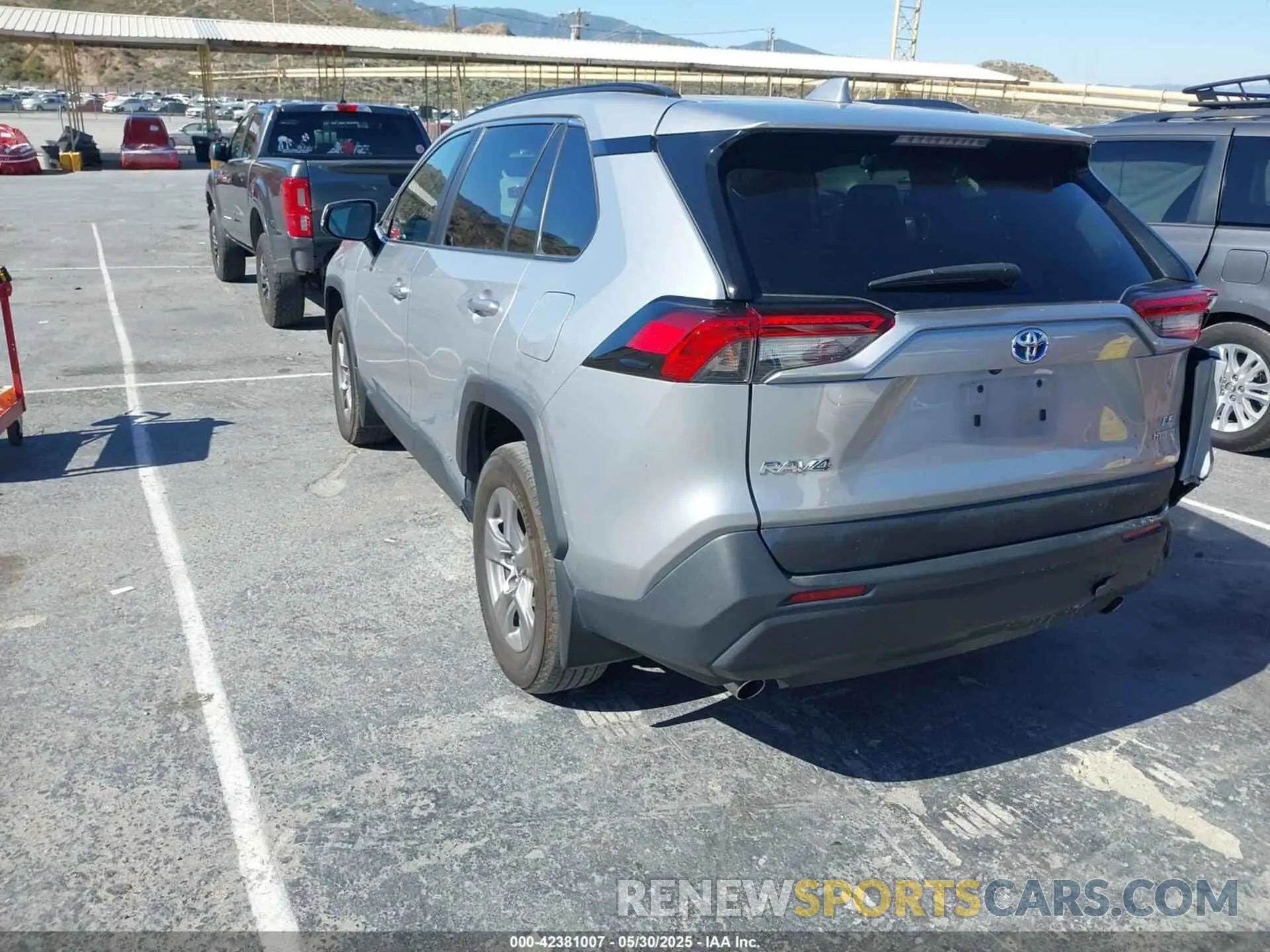 3 Photograph of a damaged car 2T3MWRFV0RW193475 TOYOTA RAV4 HYBRID 2024