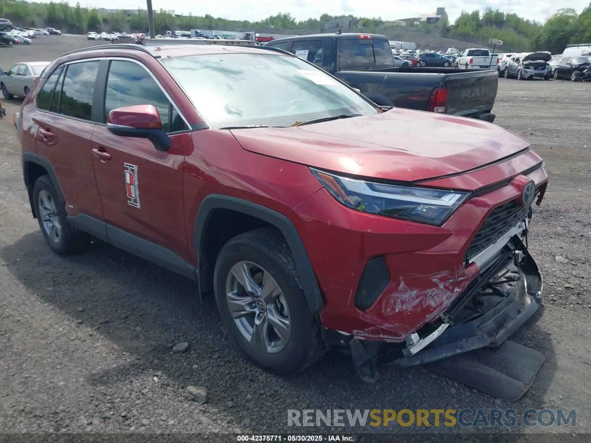 1 Photograph of a damaged car 2T3MWRFV5RW243349 TOYOTA RAV4 HYBRID 2024