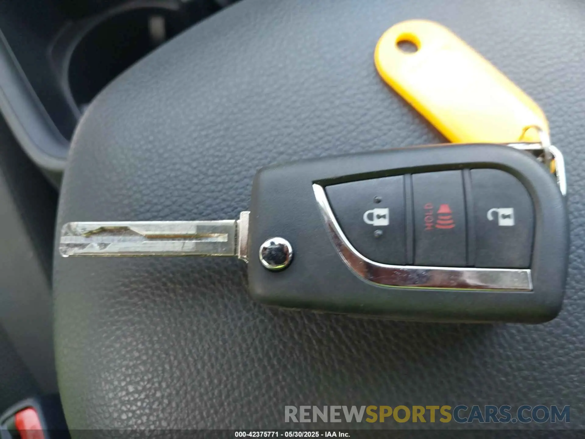 11 Photograph of a damaged car 2T3MWRFV5RW243349 TOYOTA RAV4 HYBRID 2024