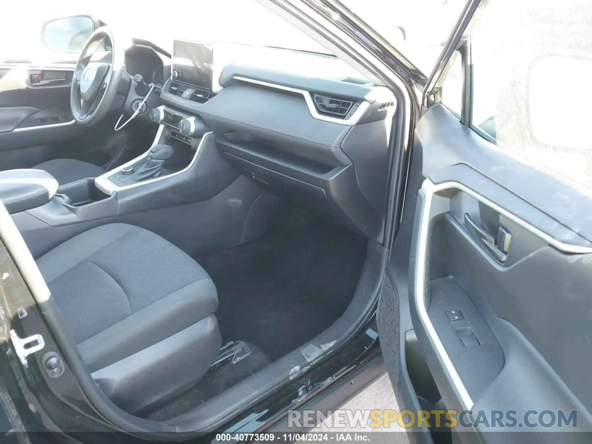 5 Photograph of a damaged car 2T3MWRFV7RW187172 TOYOTA RAV4 HYBRID 2024