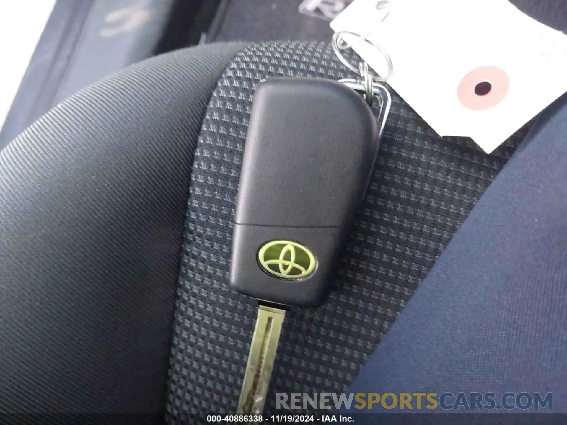 11 Photograph of a damaged car 2T3MWRFV8RW211883 TOYOTA RAV4 HYBRID 2024