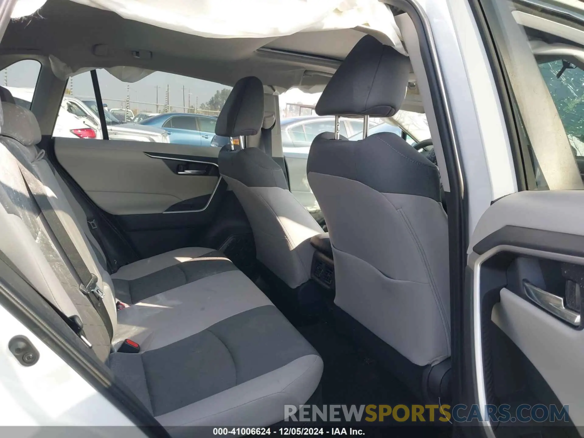 8 Photograph of a damaged car 2T3RWRFV0RW207235 TOYOTA RAV4 HYBRID 2024