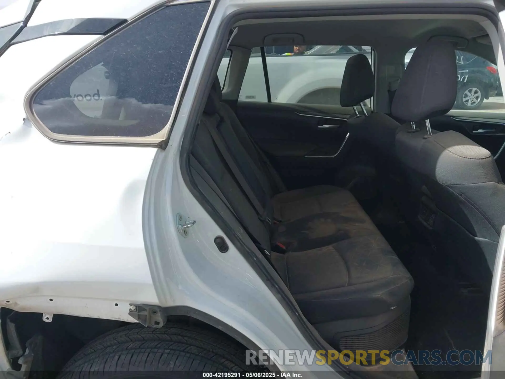 8 Photograph of a damaged car 2T3RWRFV1RW199646 TOYOTA RAV4 HYBRID 2024