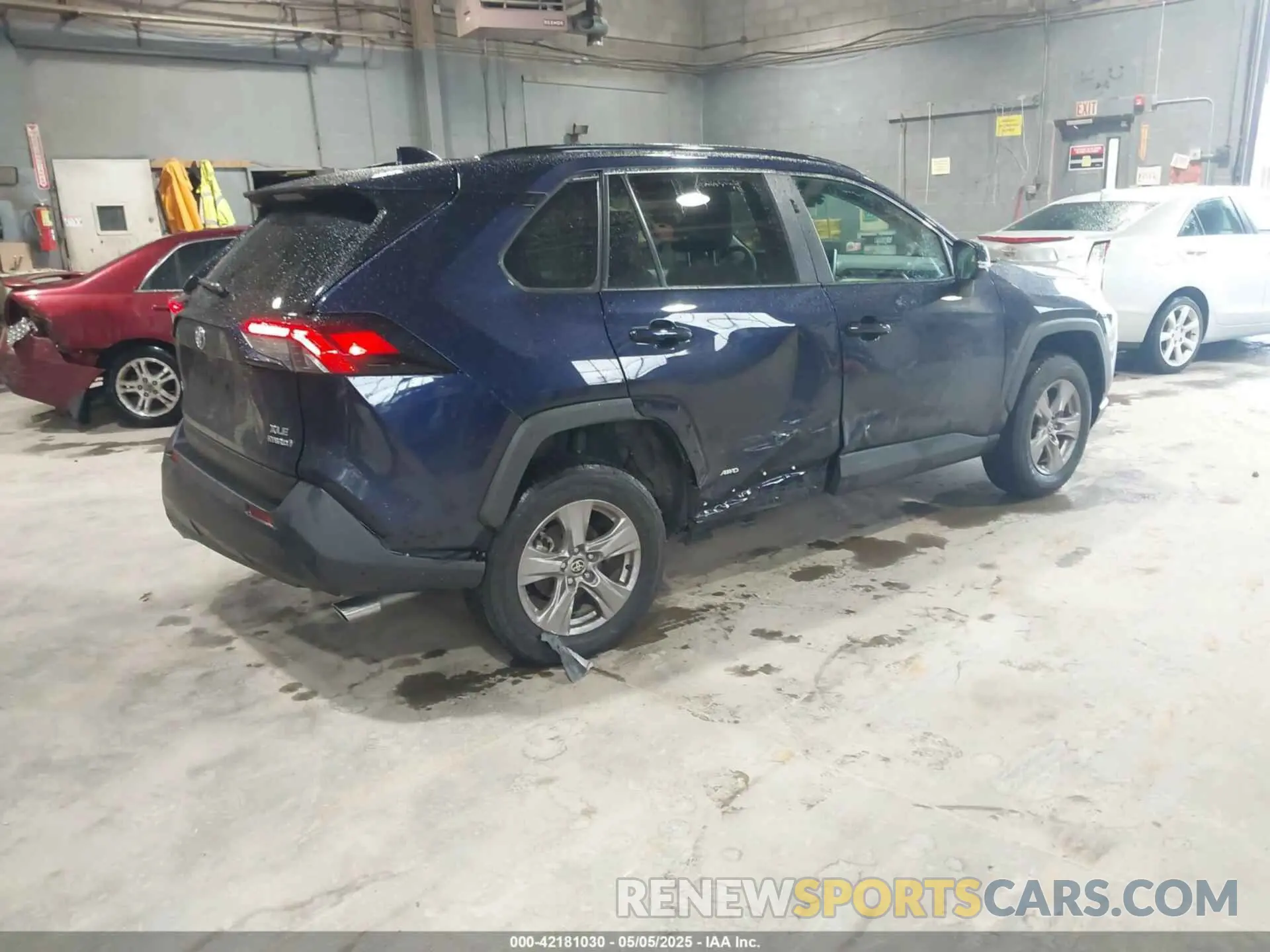 4 Photograph of a damaged car 2T3RWRFV1RW232855 TOYOTA RAV4 HYBRID 2024