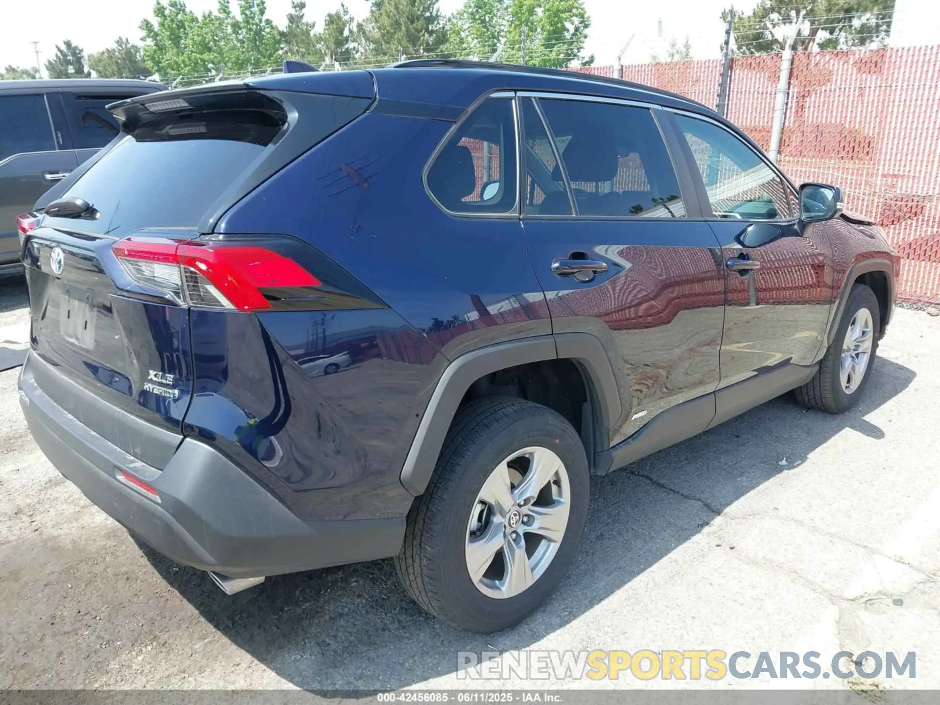 4 Photograph of a damaged car 2T3RWRFV1RW236713 TOYOTA RAV4 HYBRID 2024