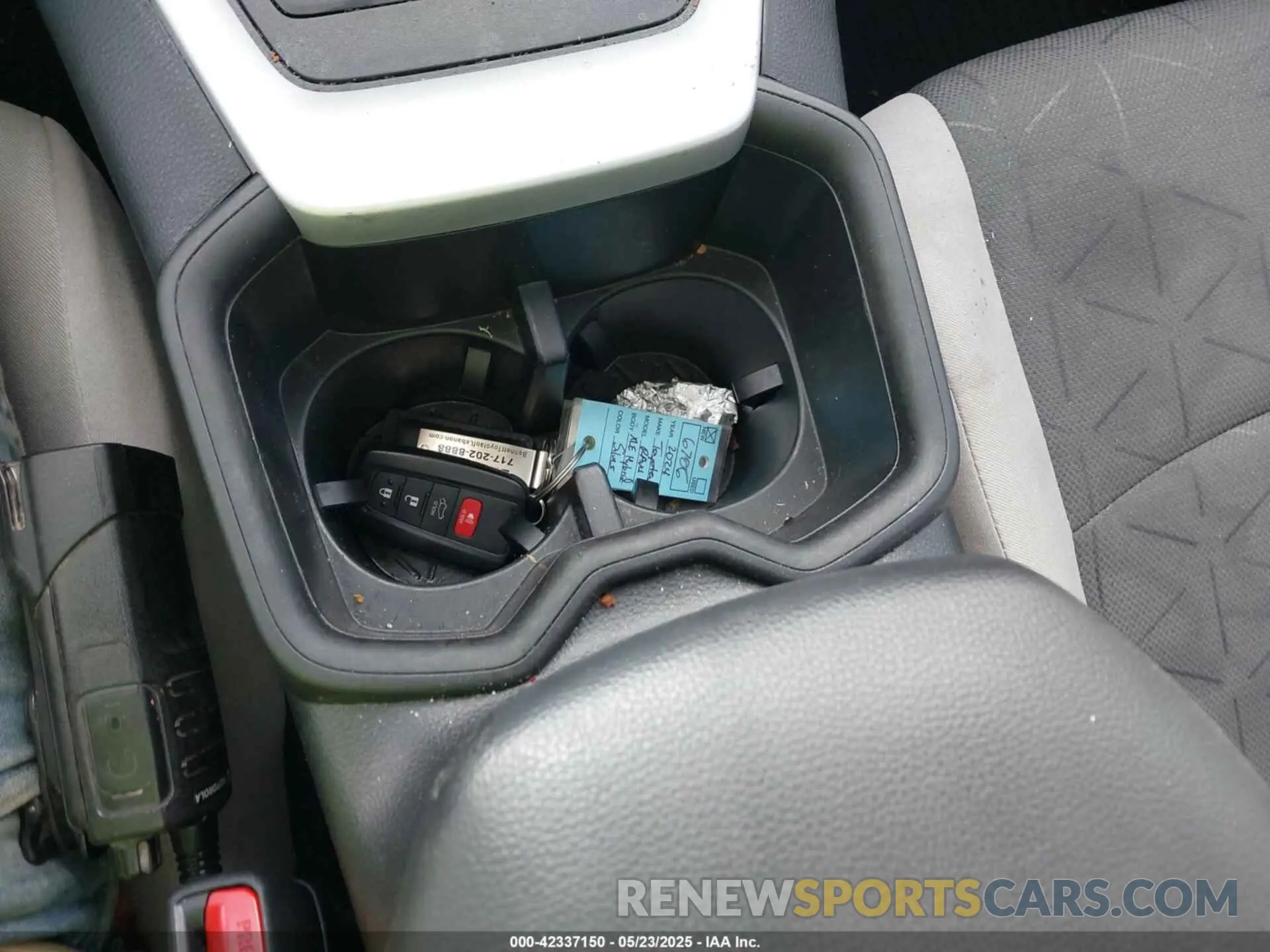 11 Photograph of a damaged car 2T3RWRFV2RW209746 TOYOTA RAV4 HYBRID 2024