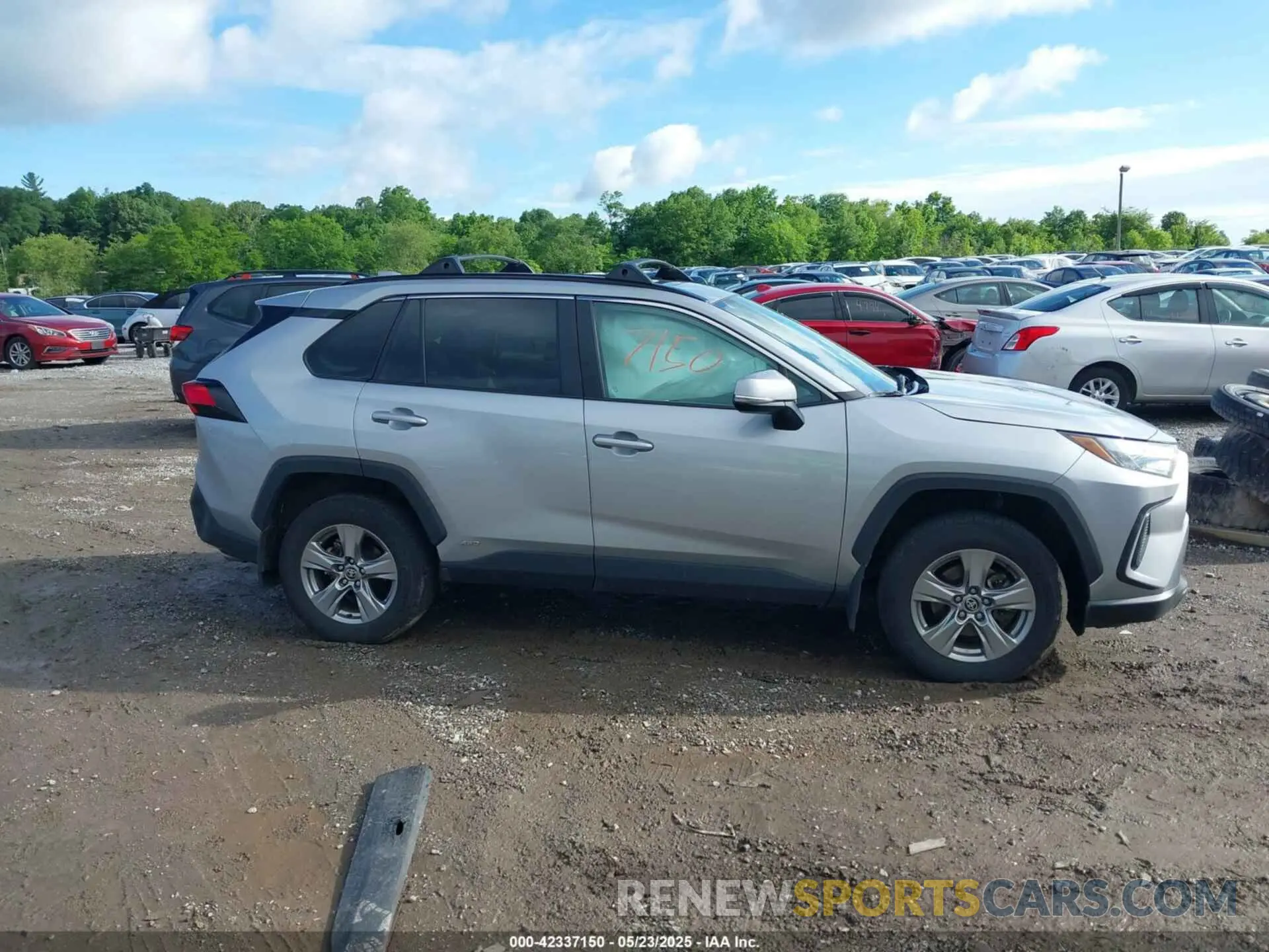 13 Photograph of a damaged car 2T3RWRFV2RW209746 TOYOTA RAV4 HYBRID 2024
