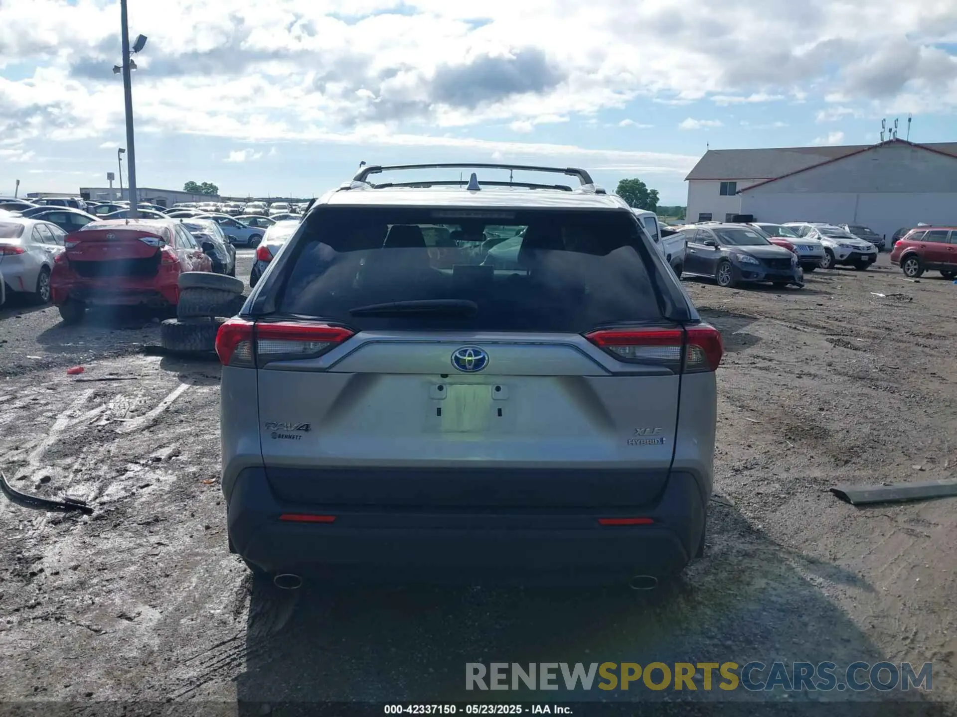 16 Photograph of a damaged car 2T3RWRFV2RW209746 TOYOTA RAV4 HYBRID 2024