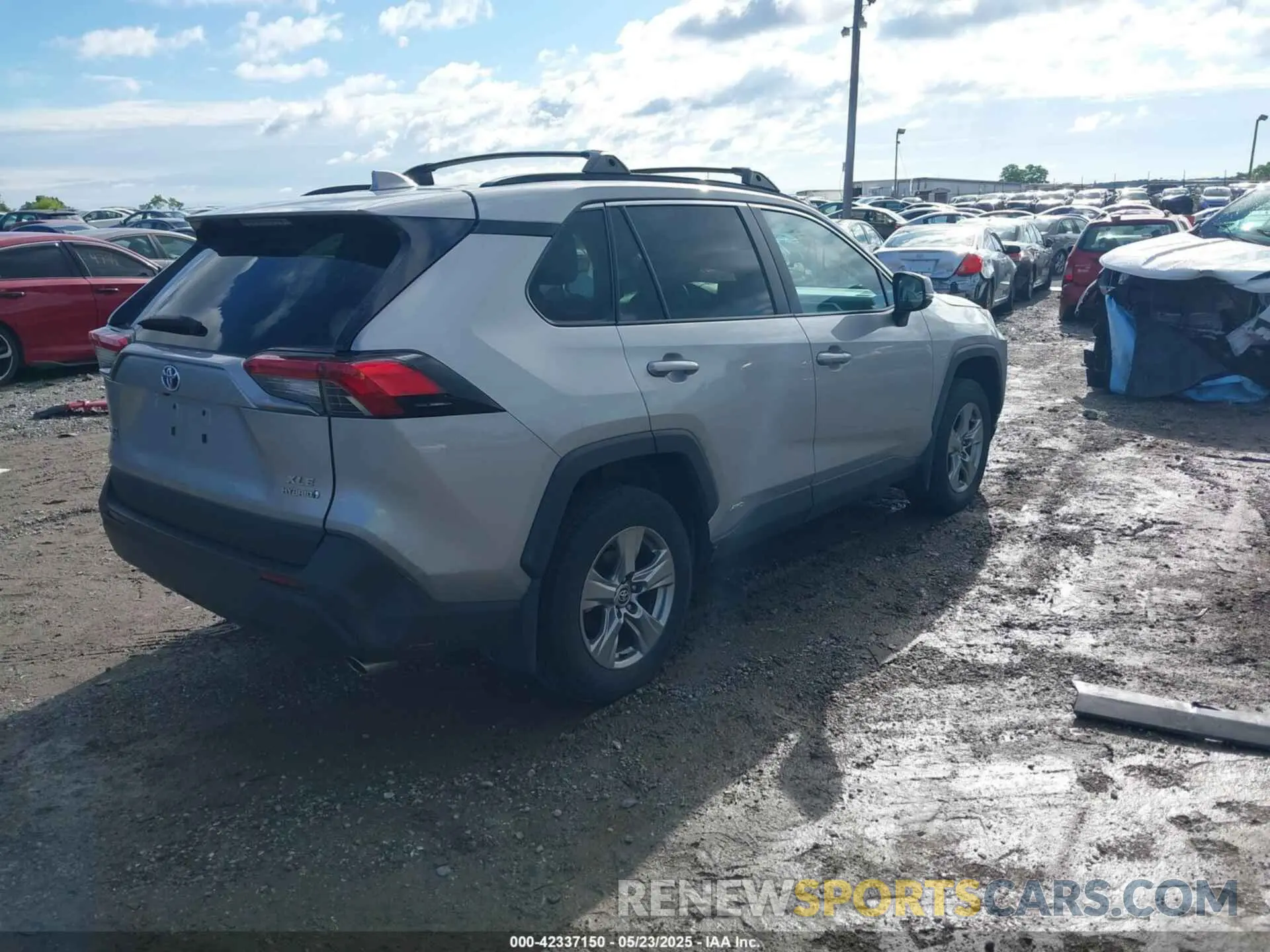 4 Photograph of a damaged car 2T3RWRFV2RW209746 TOYOTA RAV4 HYBRID 2024