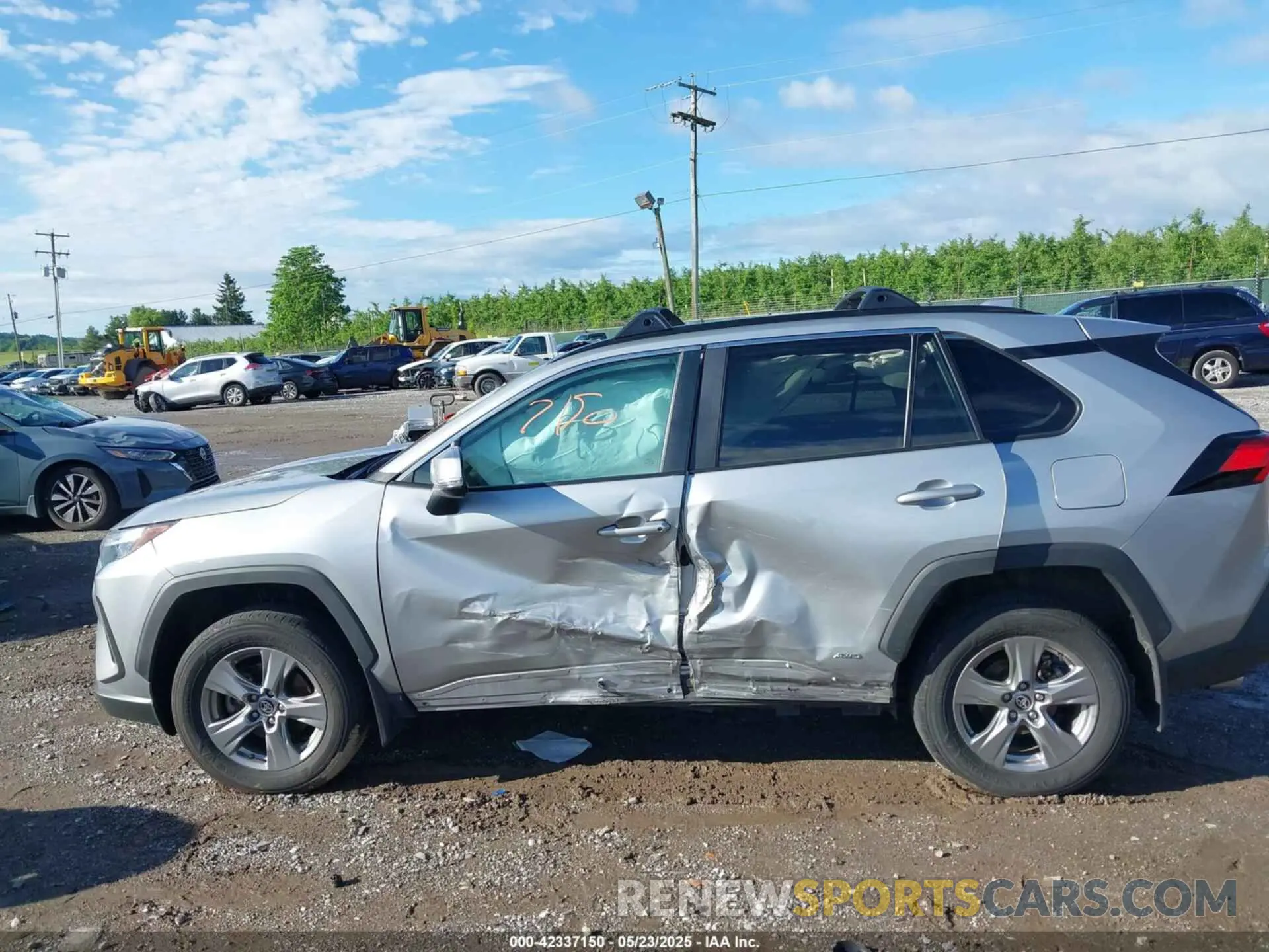 6 Photograph of a damaged car 2T3RWRFV2RW209746 TOYOTA RAV4 HYBRID 2024