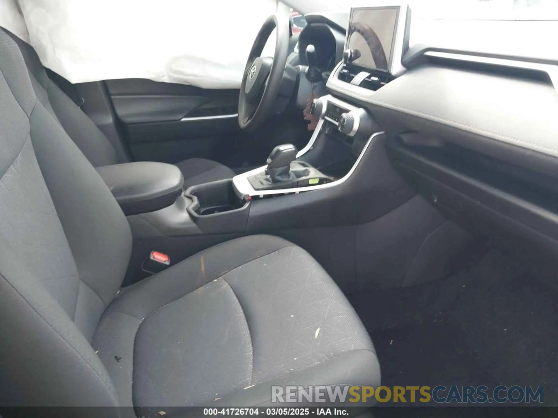 5 Photograph of a damaged car 2T3RWRFV3RW234431 TOYOTA RAV4 HYBRID 2024