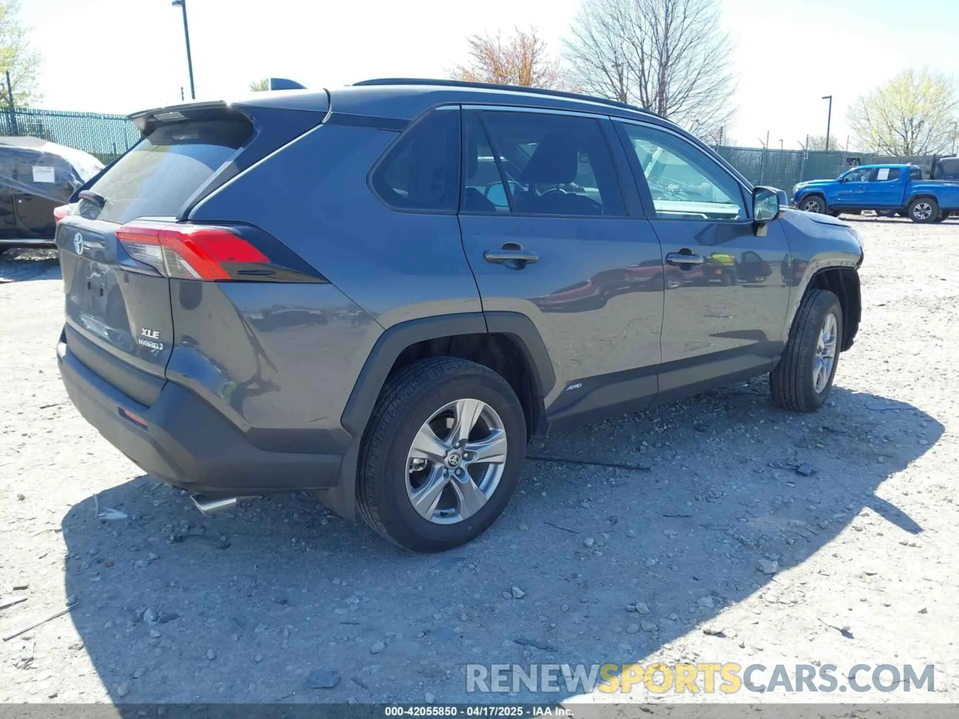 4 Photograph of a damaged car 2T3RWRFV3RW251858 TOYOTA RAV4 HYBRID 2024