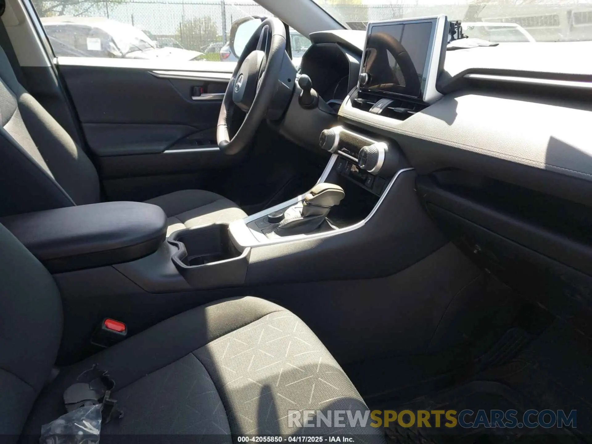 5 Photograph of a damaged car 2T3RWRFV3RW251858 TOYOTA RAV4 HYBRID 2024
