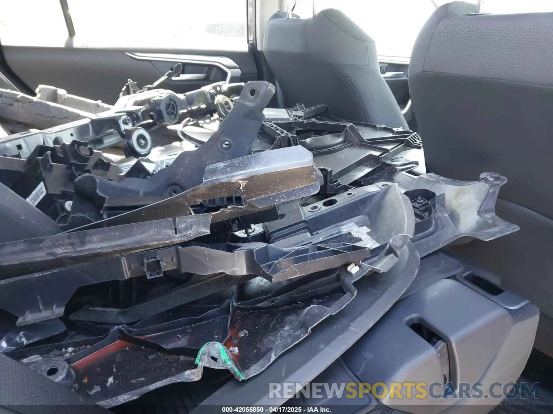 8 Photograph of a damaged car 2T3RWRFV3RW251858 TOYOTA RAV4 HYBRID 2024