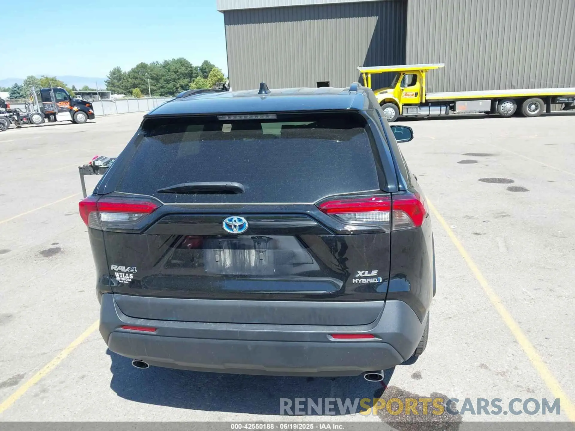 17 Photograph of a damaged car 2T3RWRFV4RW200935 TOYOTA RAV4 HYBRID 2024