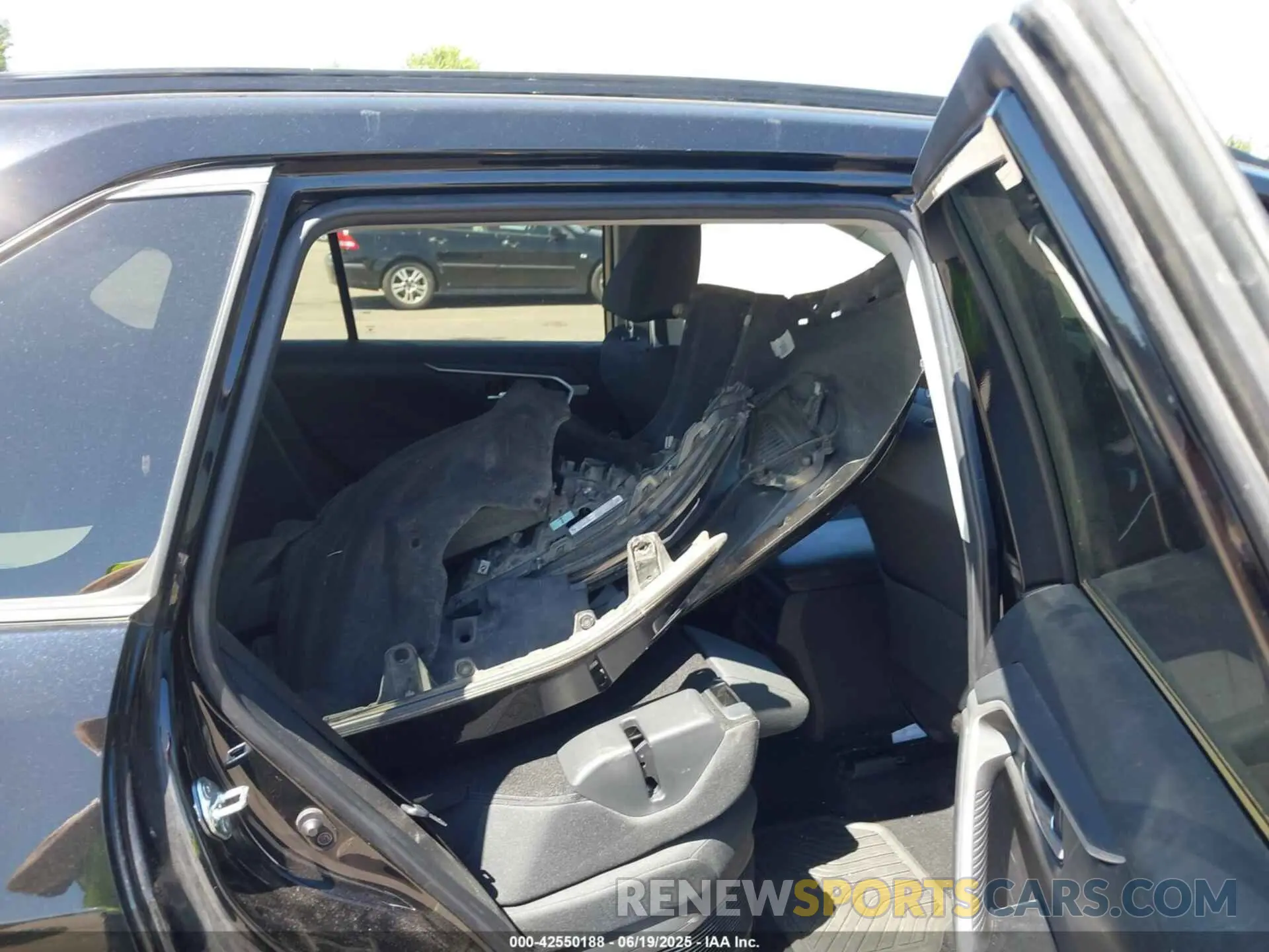 8 Photograph of a damaged car 2T3RWRFV4RW200935 TOYOTA RAV4 HYBRID 2024
