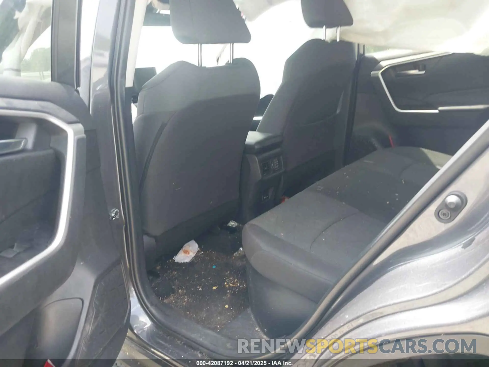 8 Photograph of a damaged car 2T3RWRFV5RW213418 TOYOTA RAV4 HYBRID 2024