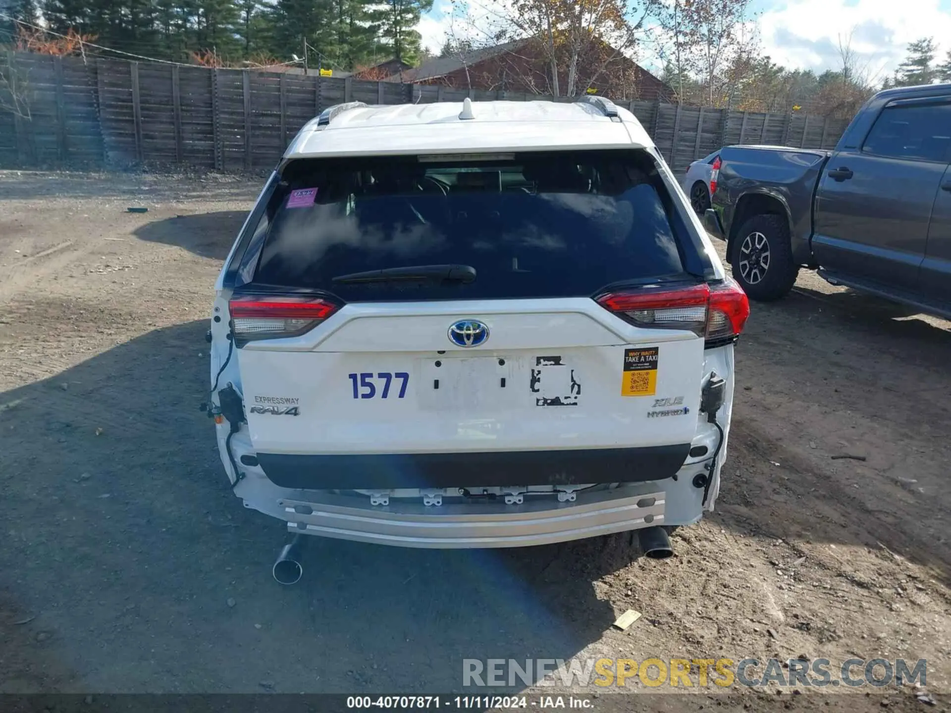 17 Photograph of a damaged car 2T3RWRFV5RW226055 TOYOTA RAV4 HYBRID 2024