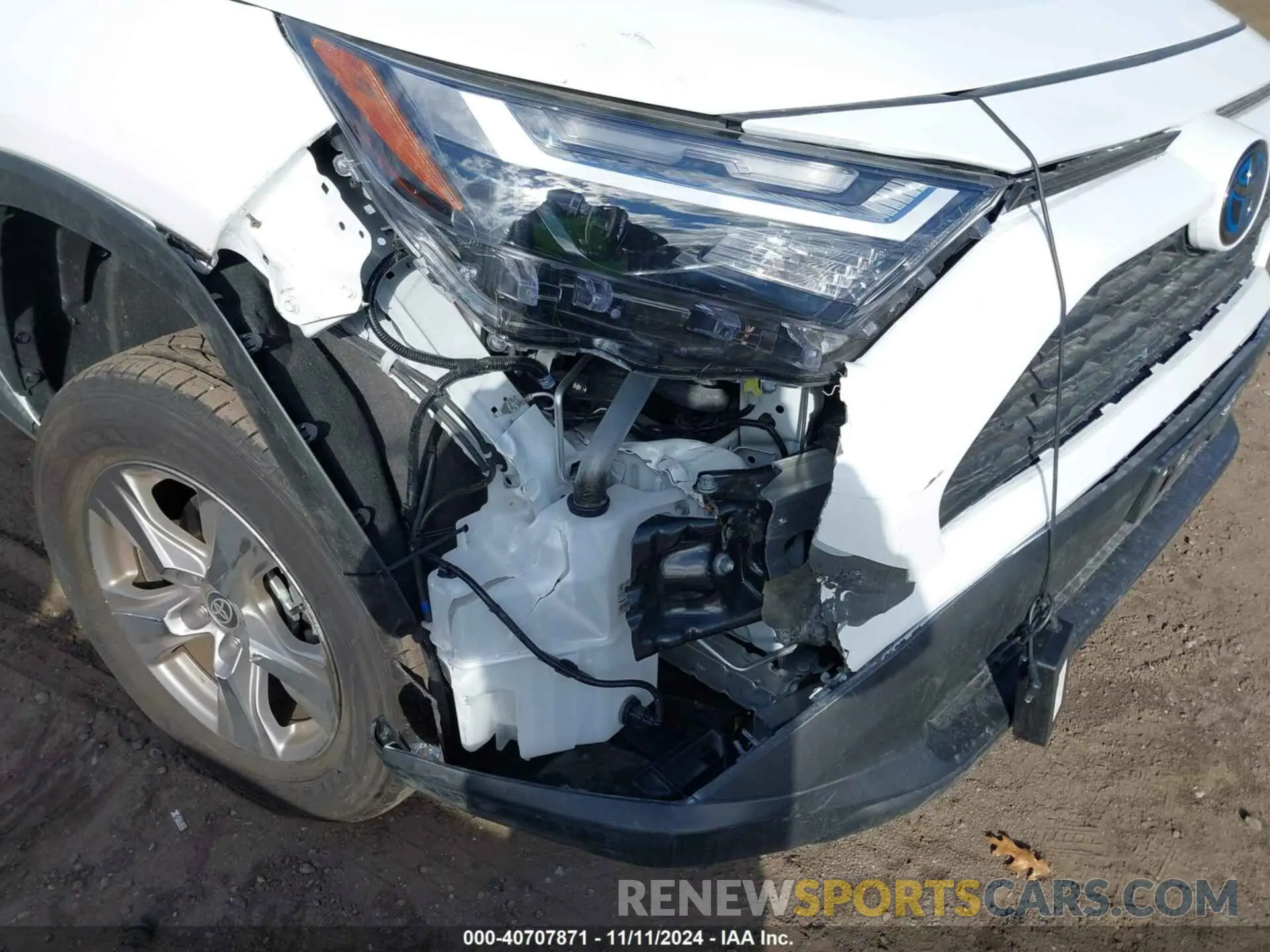 18 Photograph of a damaged car 2T3RWRFV5RW226055 TOYOTA RAV4 HYBRID 2024