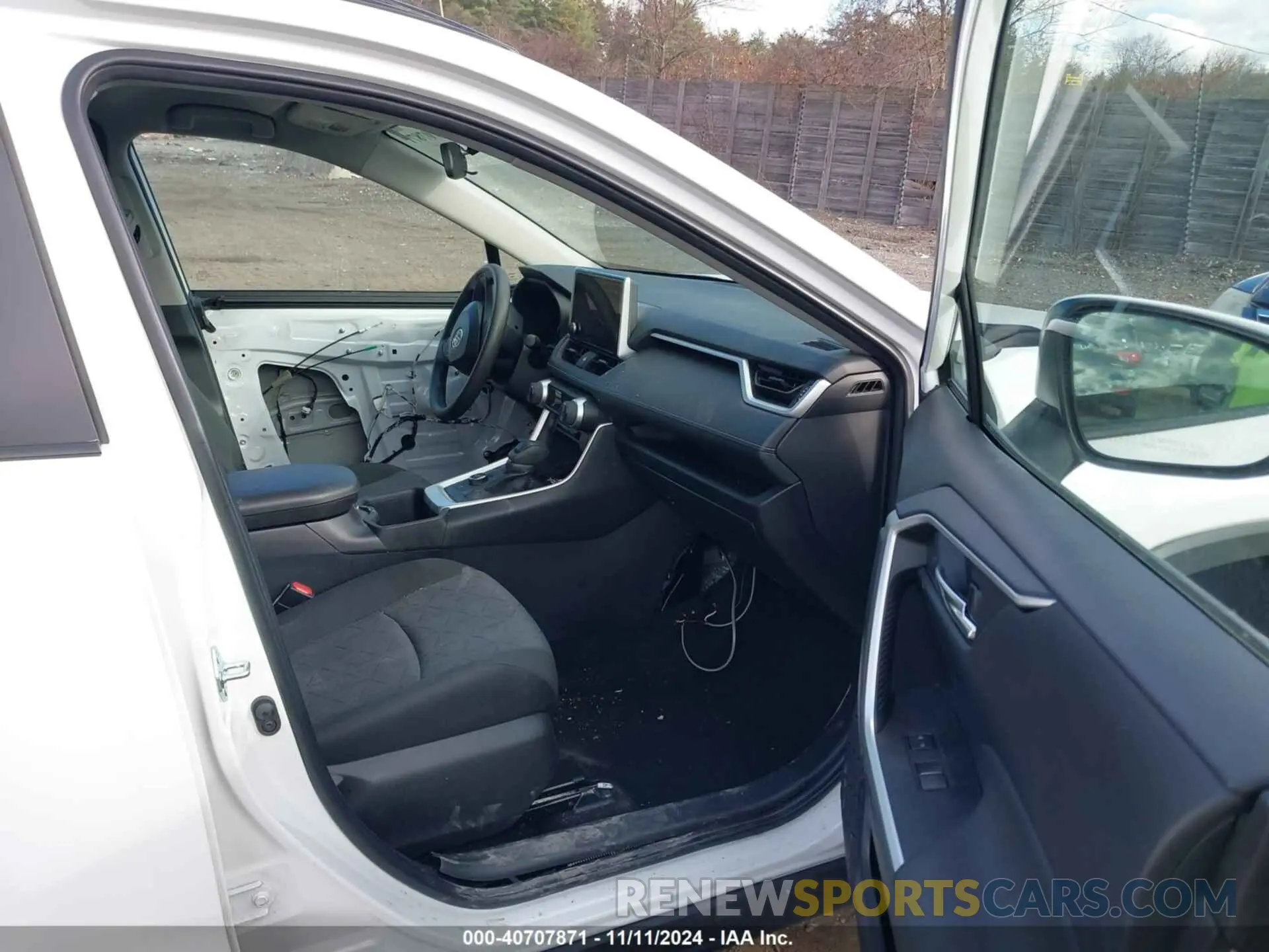 5 Photograph of a damaged car 2T3RWRFV5RW226055 TOYOTA RAV4 HYBRID 2024