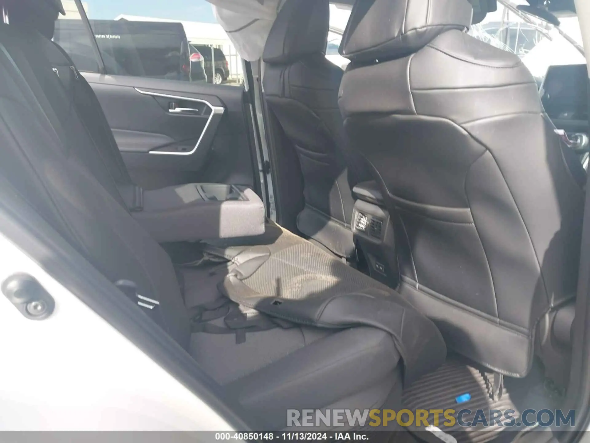 8 Photograph of a damaged car 2T3RWRFV6RW201374 TOYOTA RAV4 HYBRID 2024