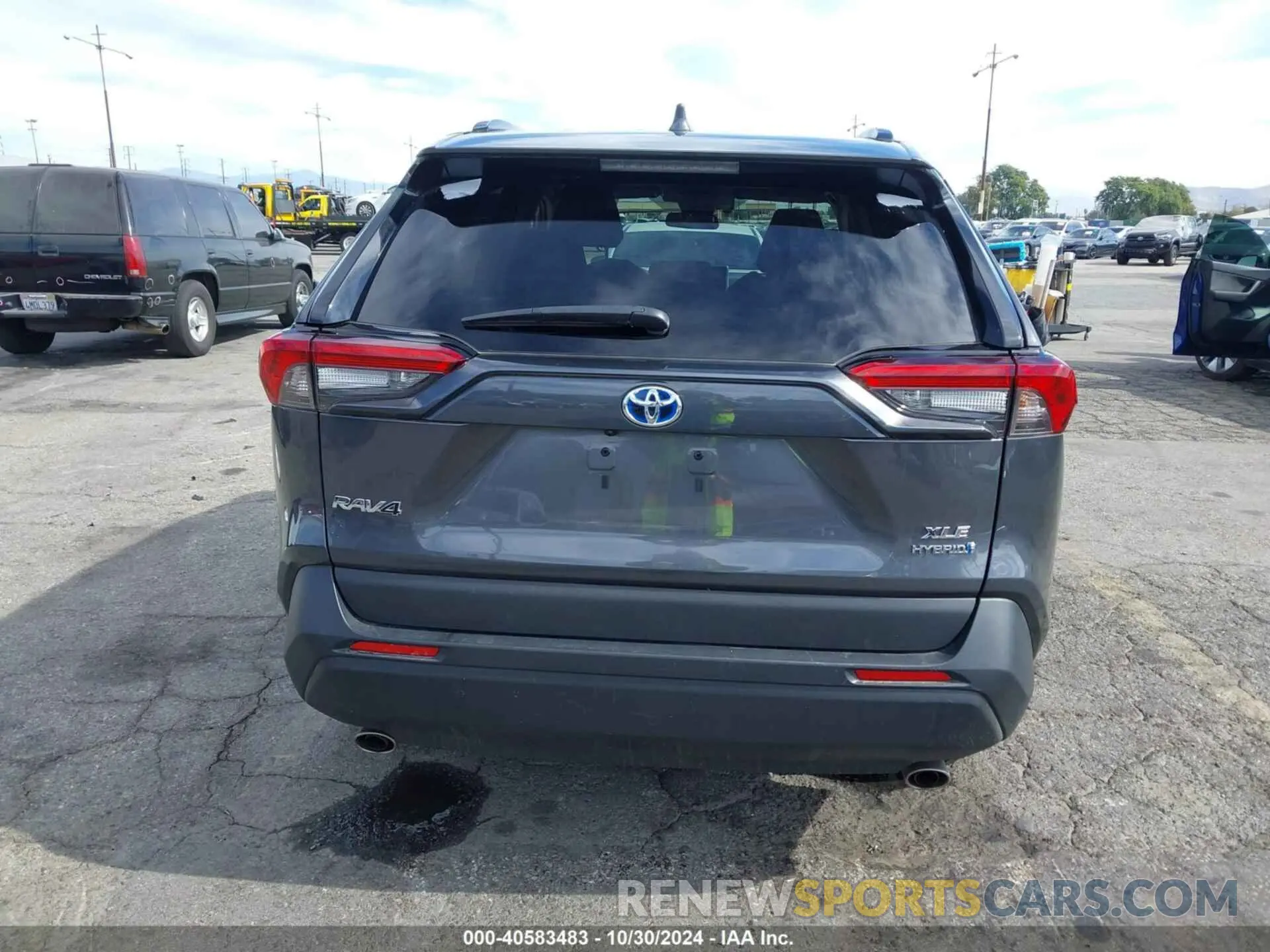 17 Photograph of a damaged car 2T3RWRFV6RW201407 TOYOTA RAV4 HYBRID 2024