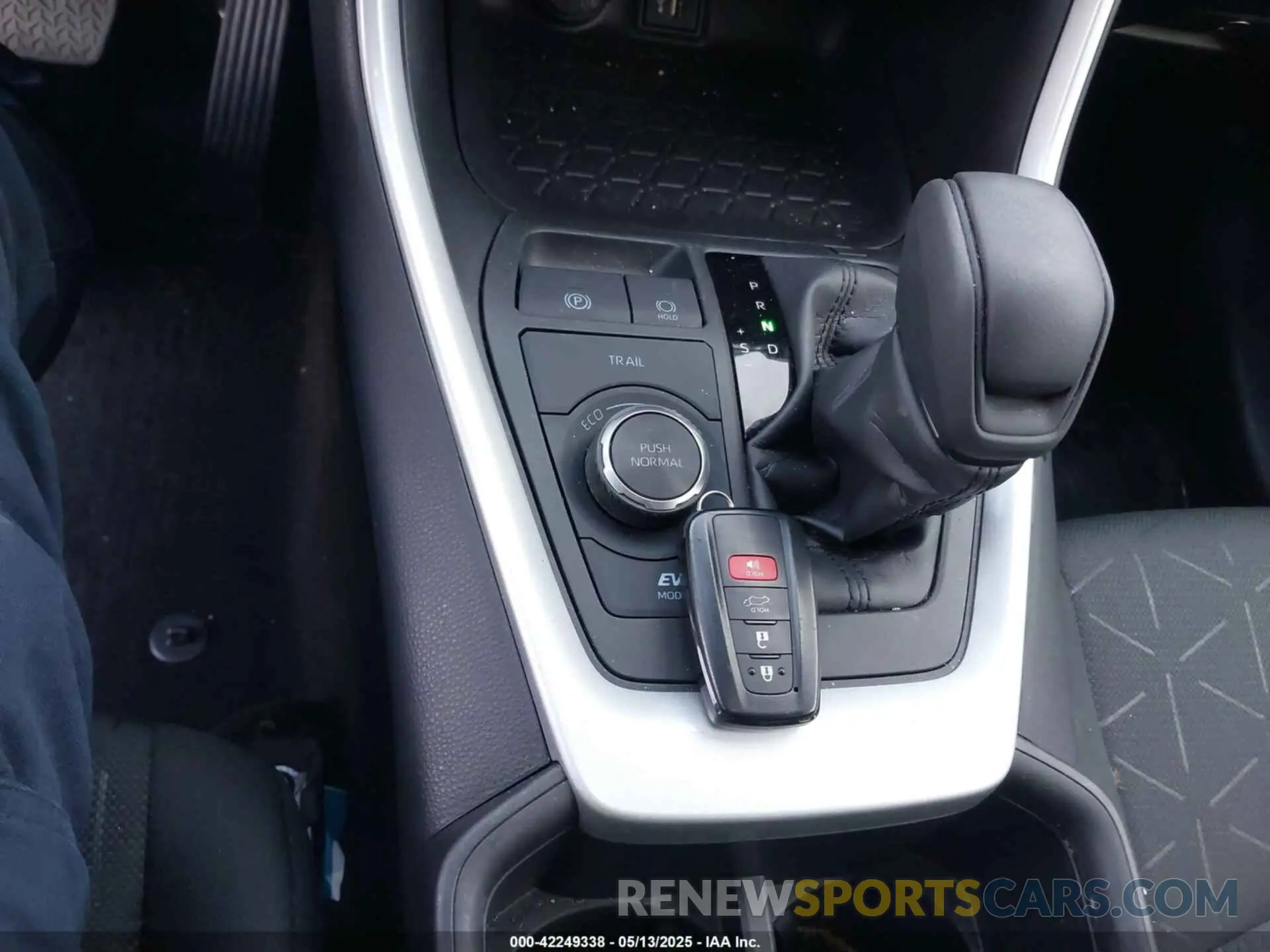 11 Photograph of a damaged car 2T3RWRFV6RW206686 TOYOTA RAV4 HYBRID 2024