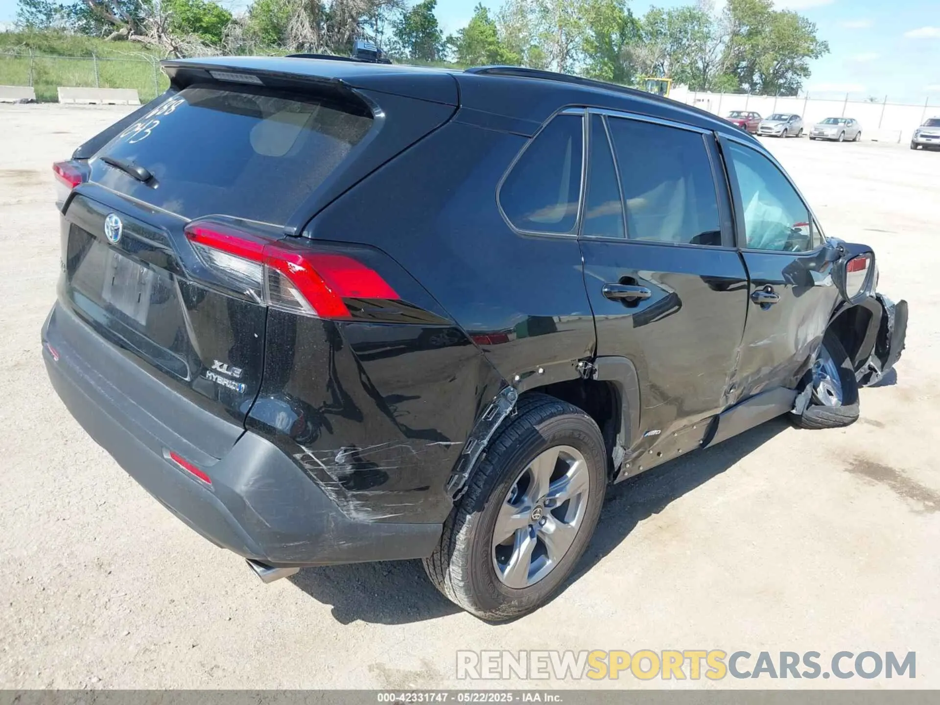 4 Photograph of a damaged car 2T3RWRFV7RW222489 TOYOTA RAV4 HYBRID 2024