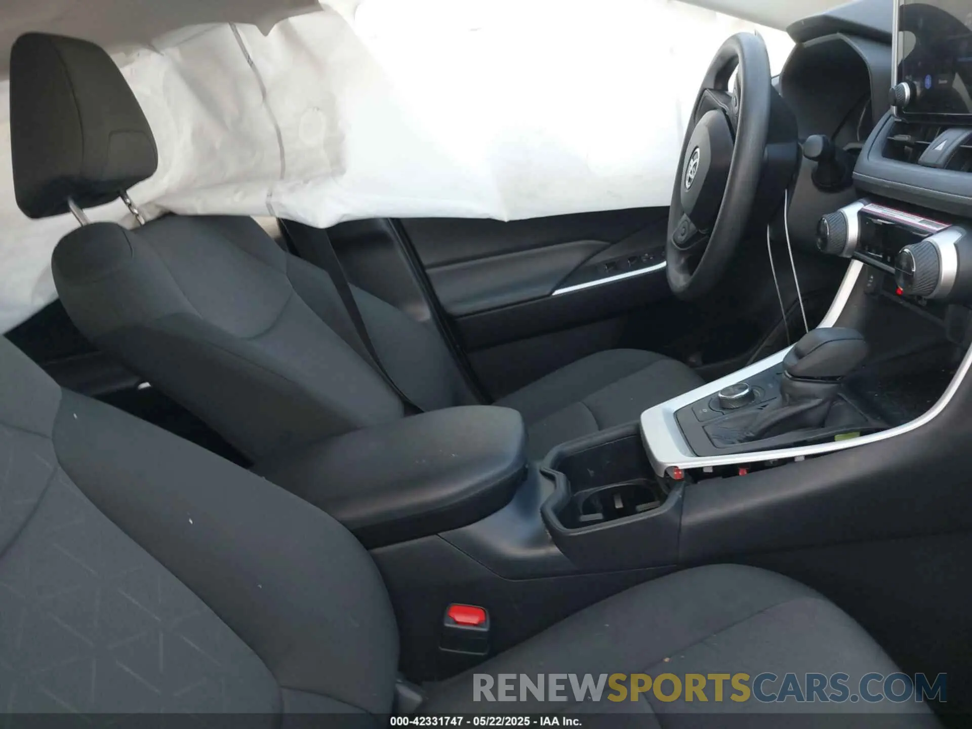 5 Photograph of a damaged car 2T3RWRFV7RW222489 TOYOTA RAV4 HYBRID 2024