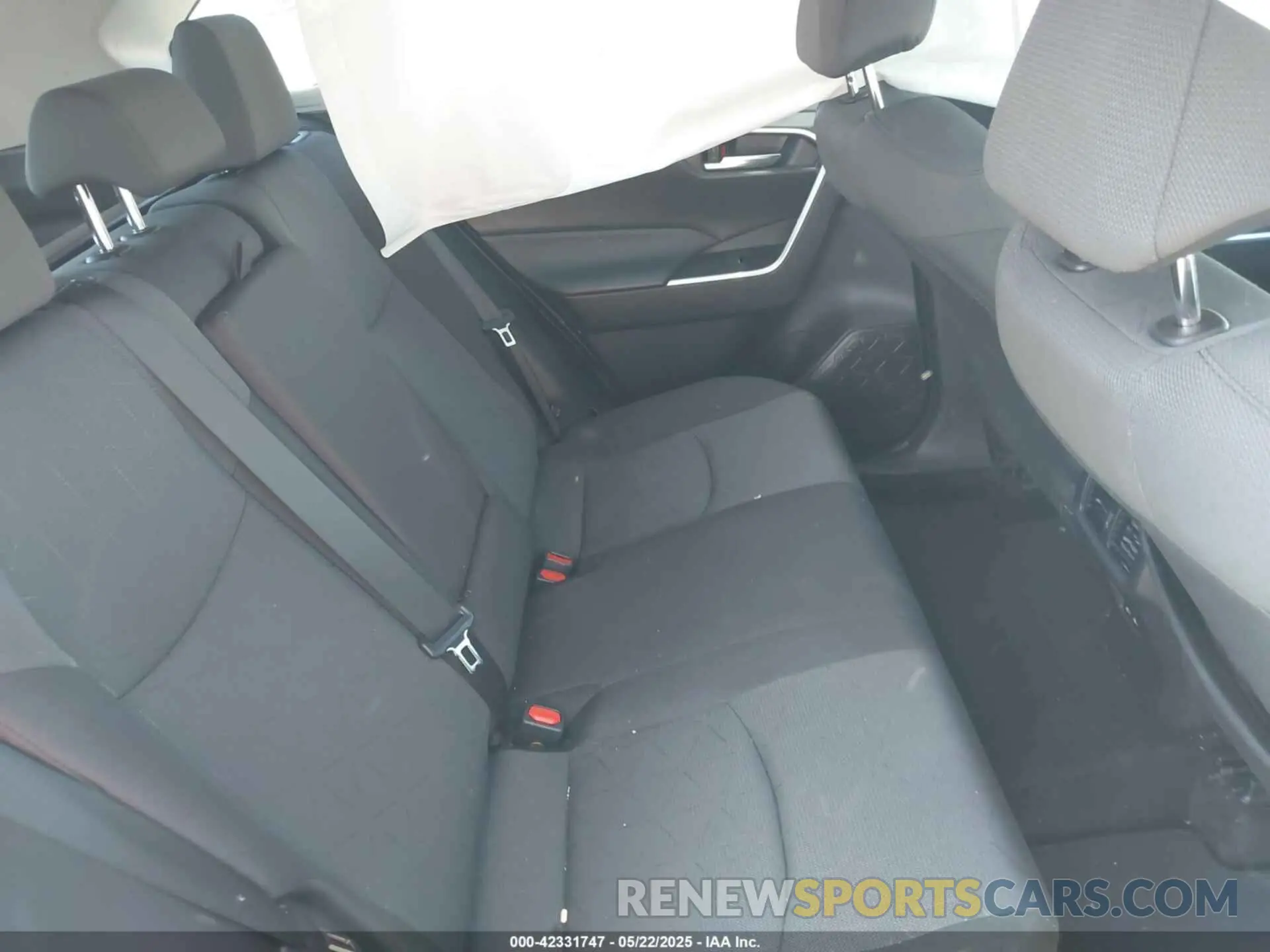 8 Photograph of a damaged car 2T3RWRFV7RW222489 TOYOTA RAV4 HYBRID 2024