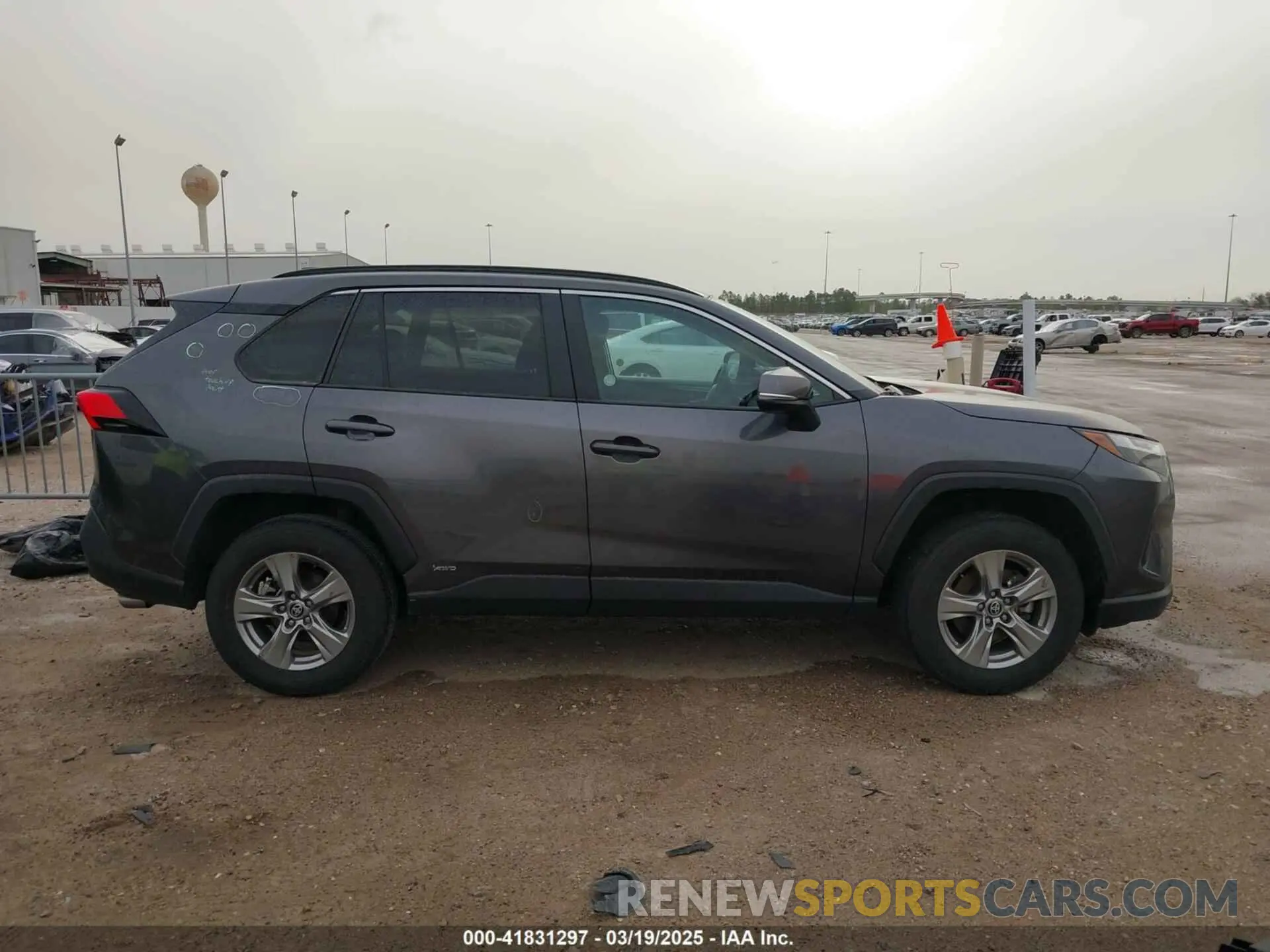 14 Photograph of a damaged car 2T3RWRFV9RW199667 TOYOTA RAV4 HYBRID 2024