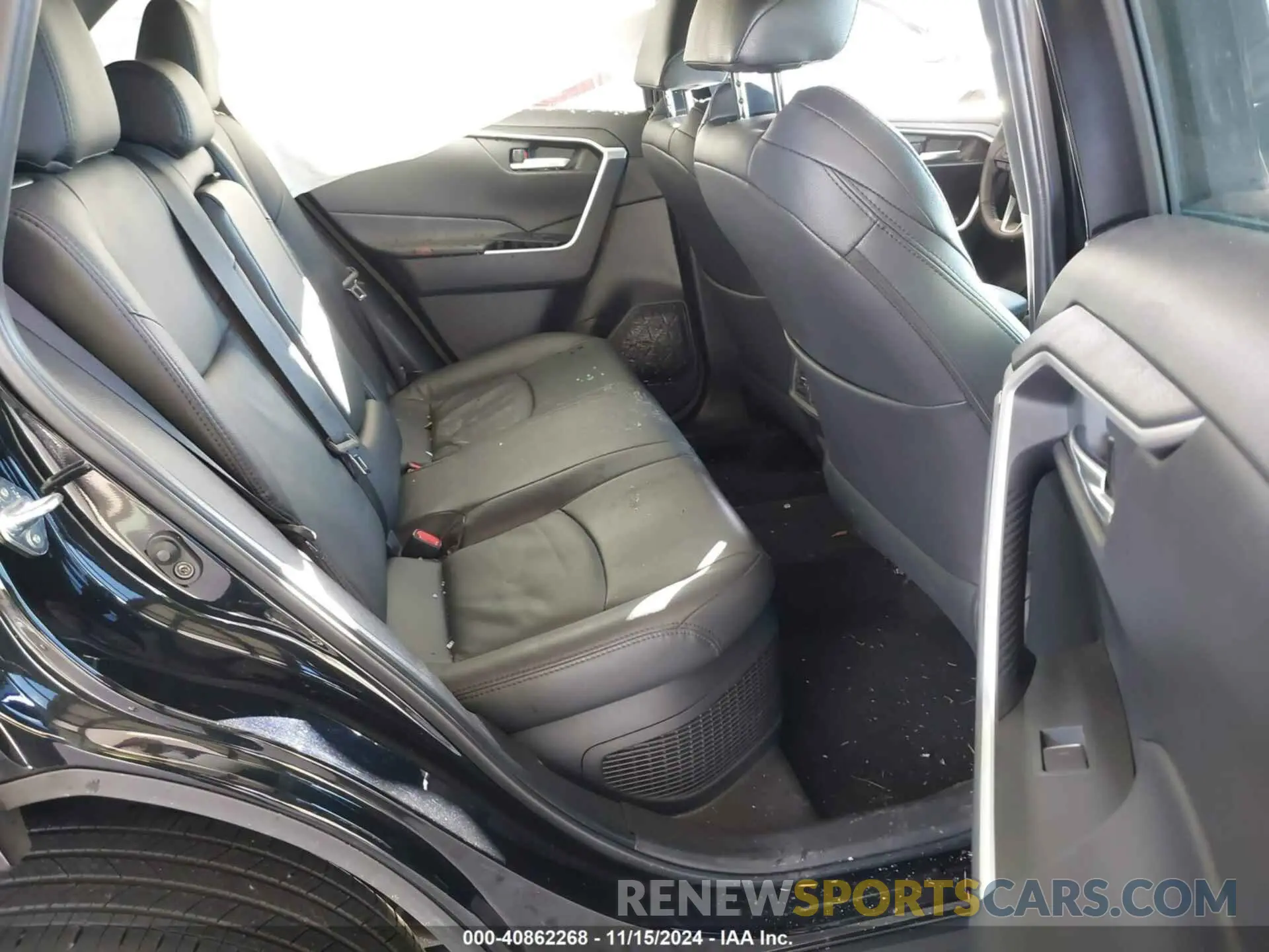 8 Photograph of a damaged car 2T3T6RFV3RW048815 TOYOTA RAV4 HYBRID 2024