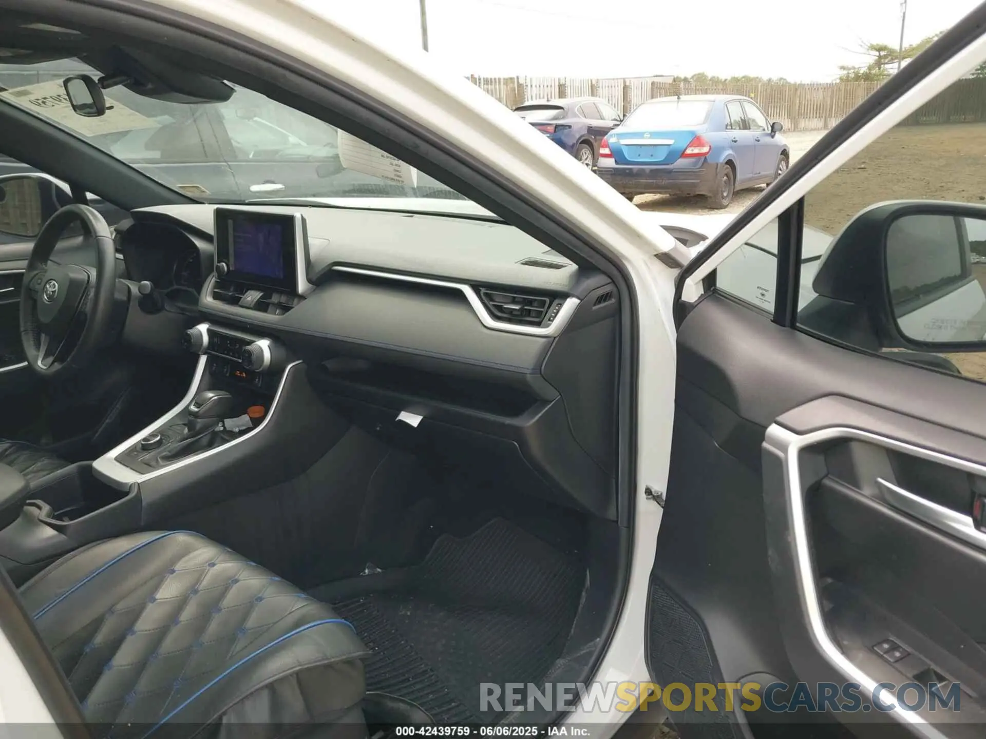 5 Photograph of a damaged car 2T3T6RFV3RW056722 TOYOTA RAV4 HYBRID 2024