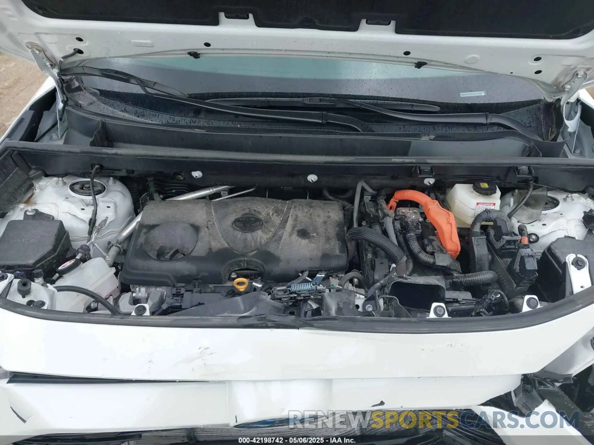 10 Photograph of a damaged car 2T3T6RFV3RW066117 TOYOTA RAV4 HYBRID 2024