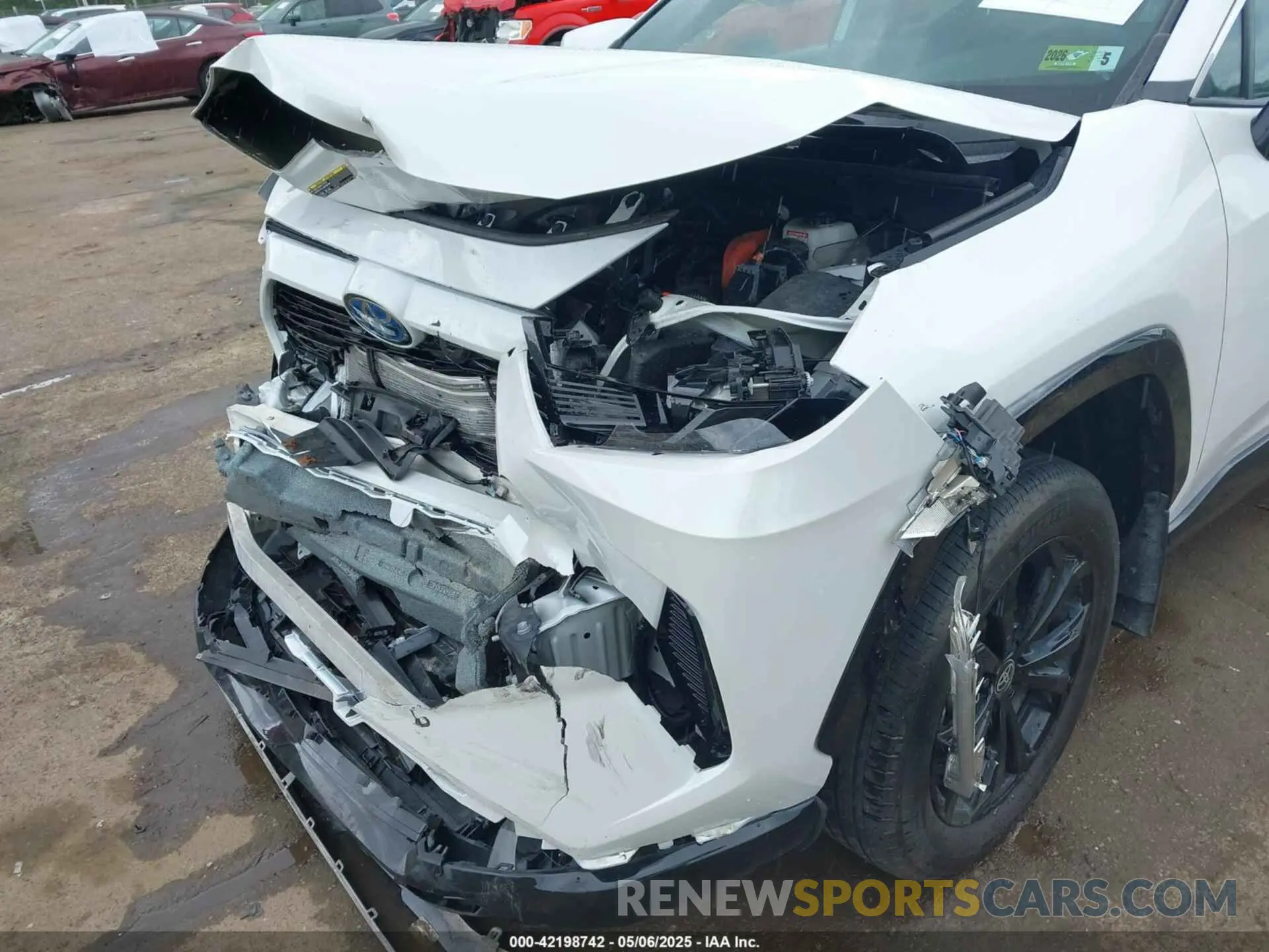 19 Photograph of a damaged car 2T3T6RFV3RW066117 TOYOTA RAV4 HYBRID 2024