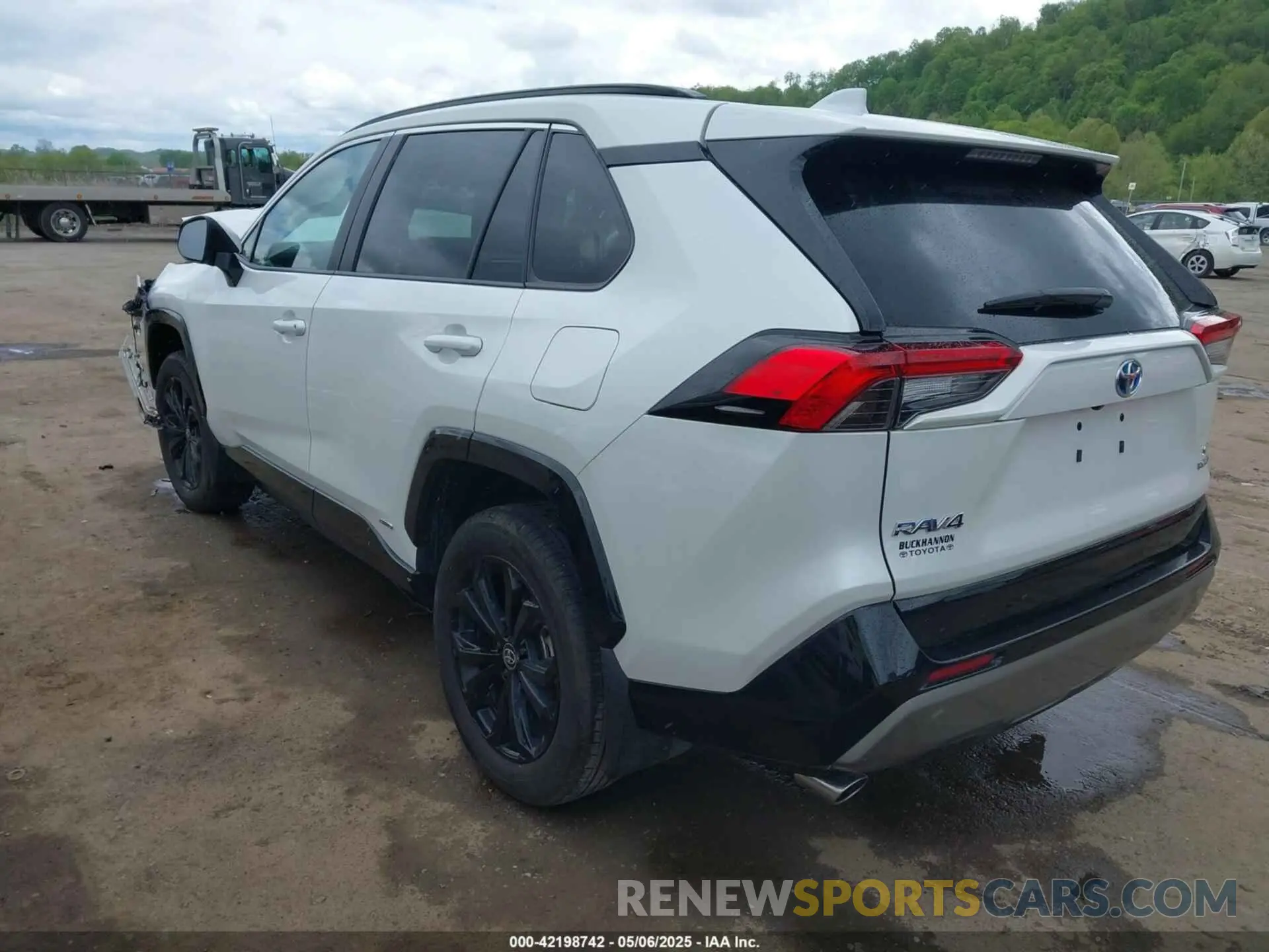 3 Photograph of a damaged car 2T3T6RFV3RW066117 TOYOTA RAV4 HYBRID 2024