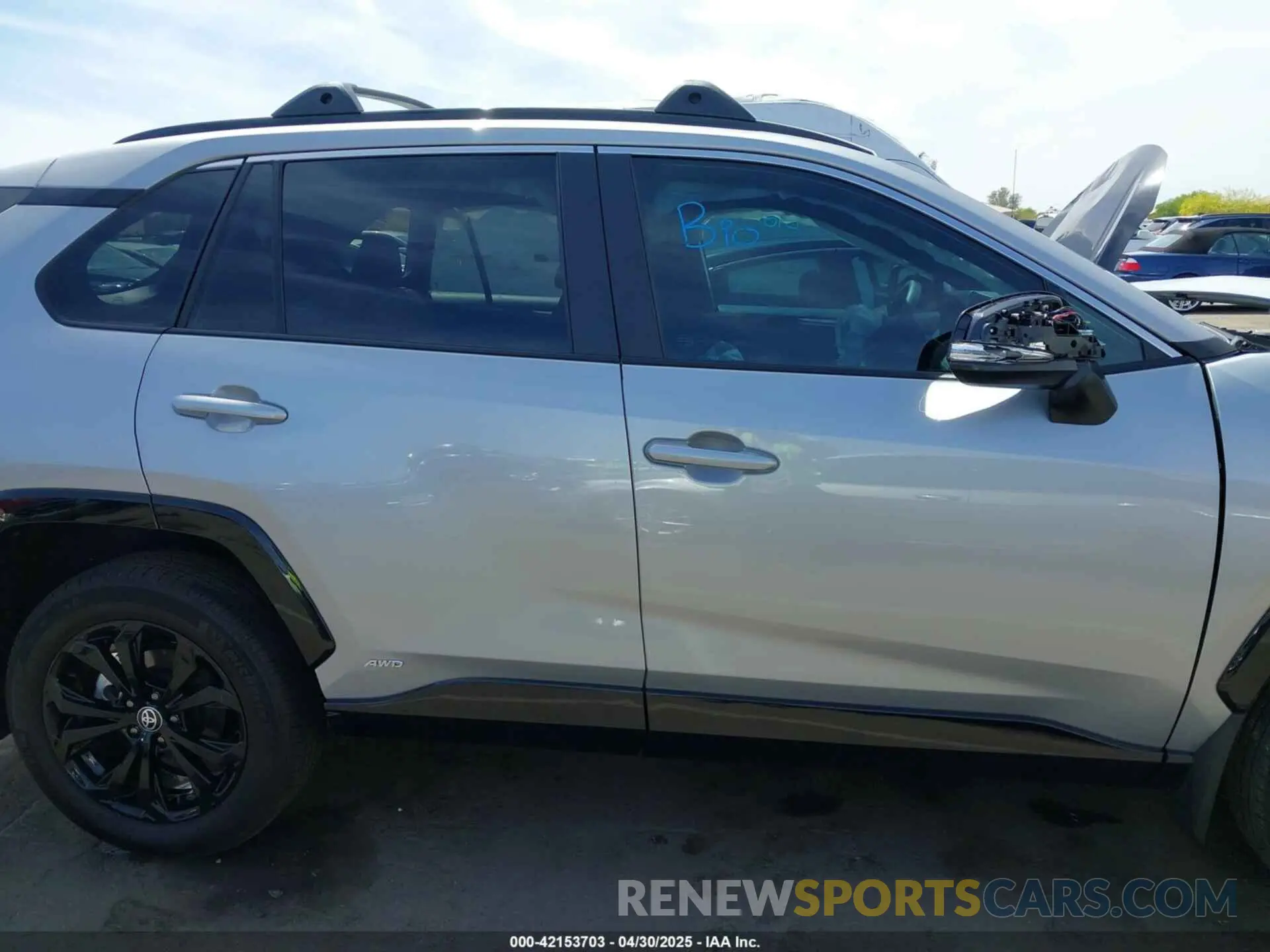 12 Photograph of a damaged car 2T3T6RFV9RW050861 TOYOTA RAV4 HYBRID 2024