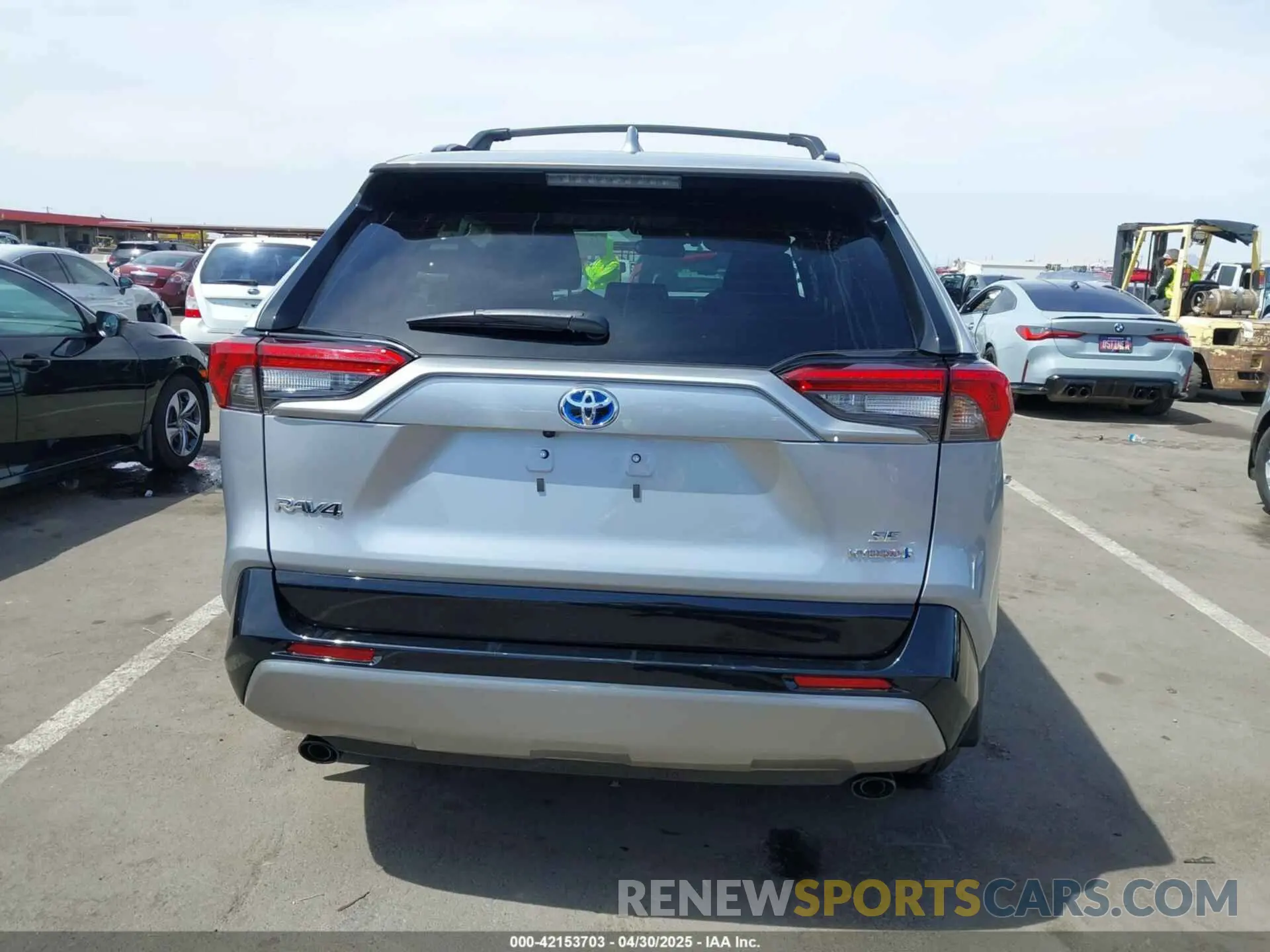 15 Photograph of a damaged car 2T3T6RFV9RW050861 TOYOTA RAV4 HYBRID 2024
