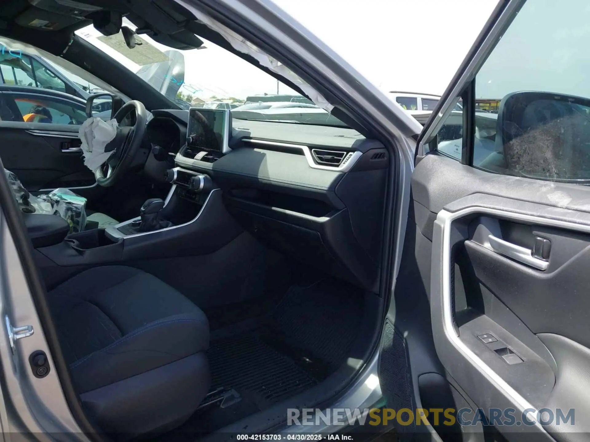 5 Photograph of a damaged car 2T3T6RFV9RW050861 TOYOTA RAV4 HYBRID 2024